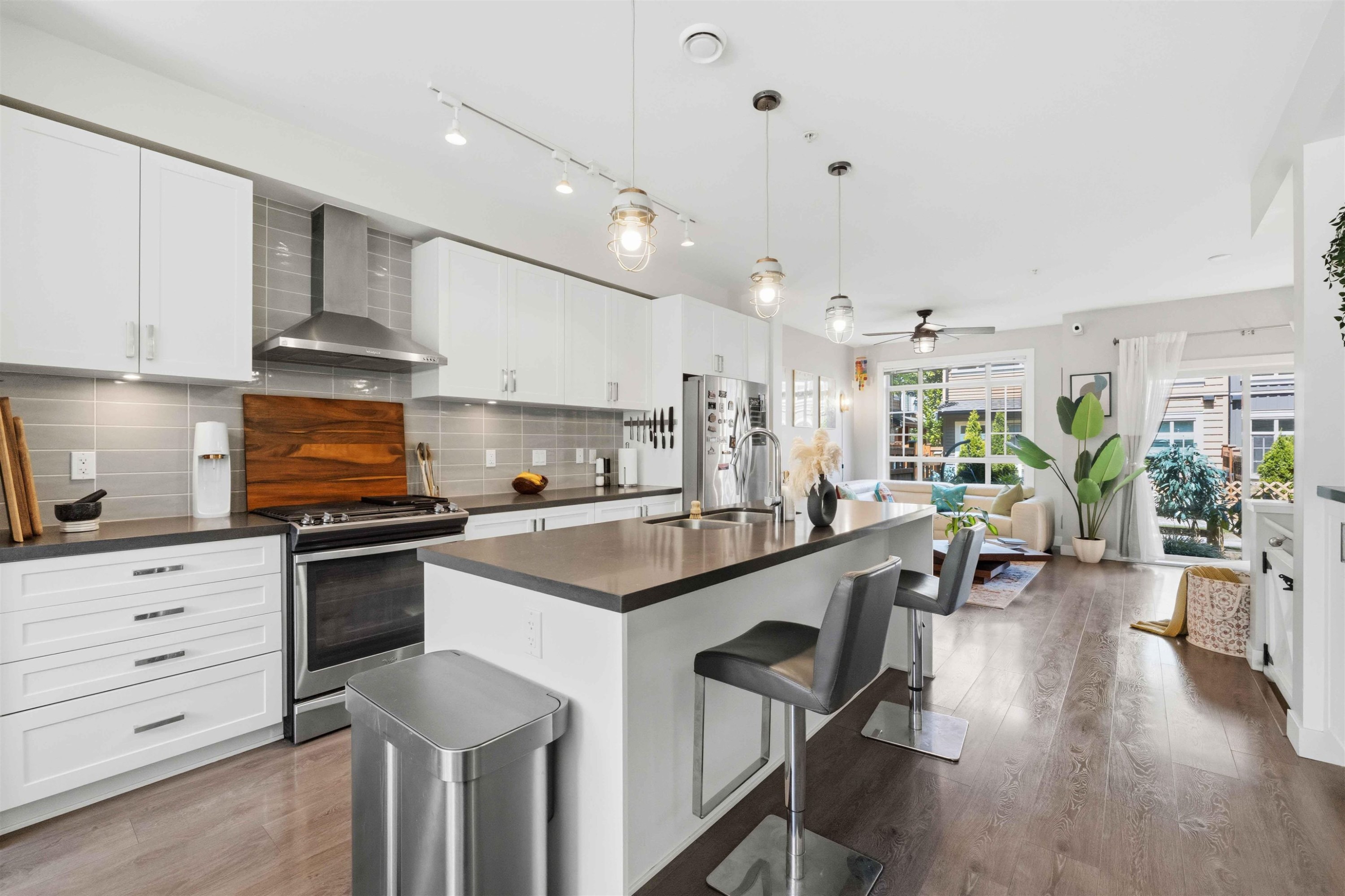 64-11305 240 Street, Maple Ridge, BC - Indoor Photo Showing Kitchen With Upgraded Kitchen