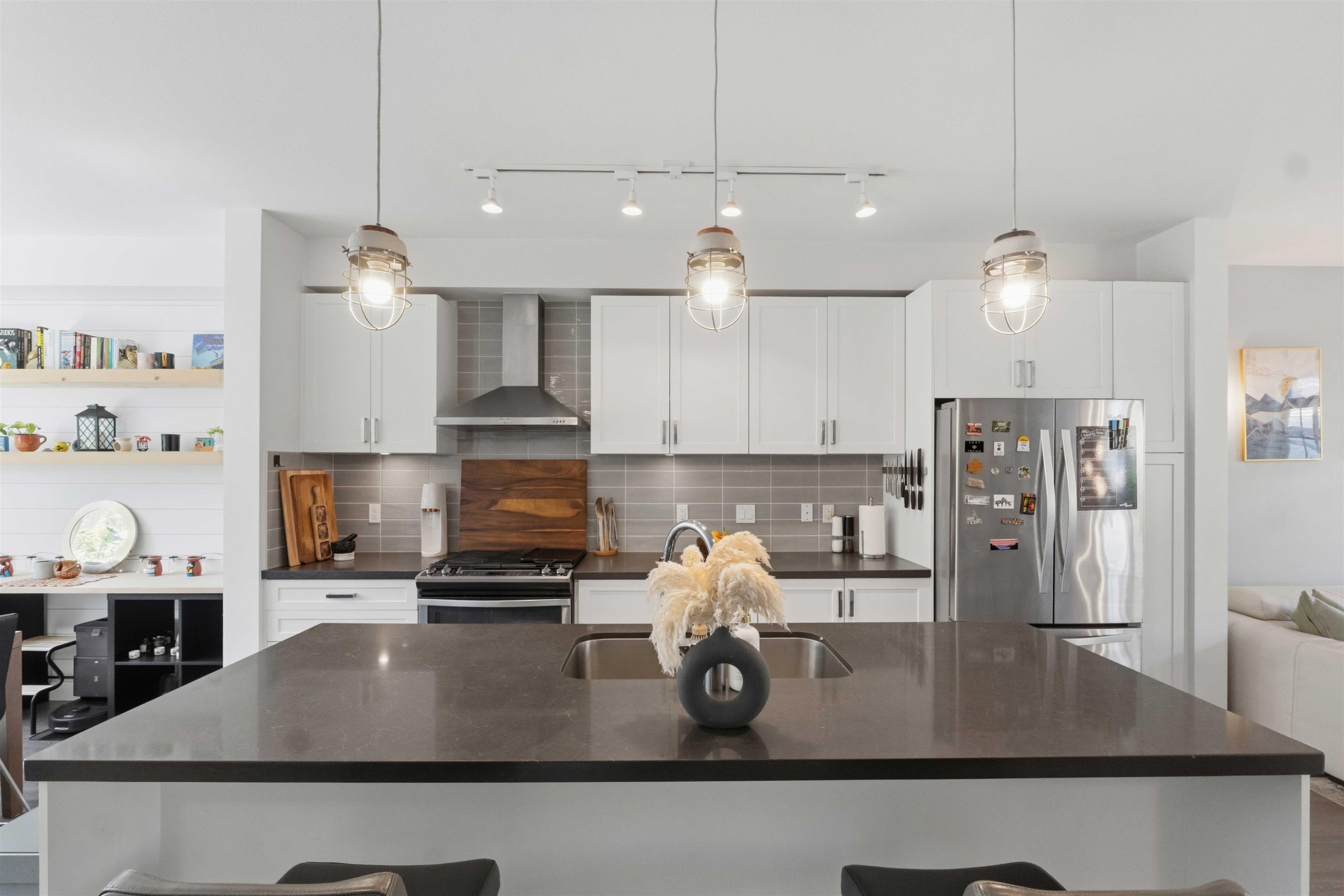 64-11305 240 Street, Maple Ridge, BC - Indoor Photo Showing Kitchen With Upgraded Kitchen