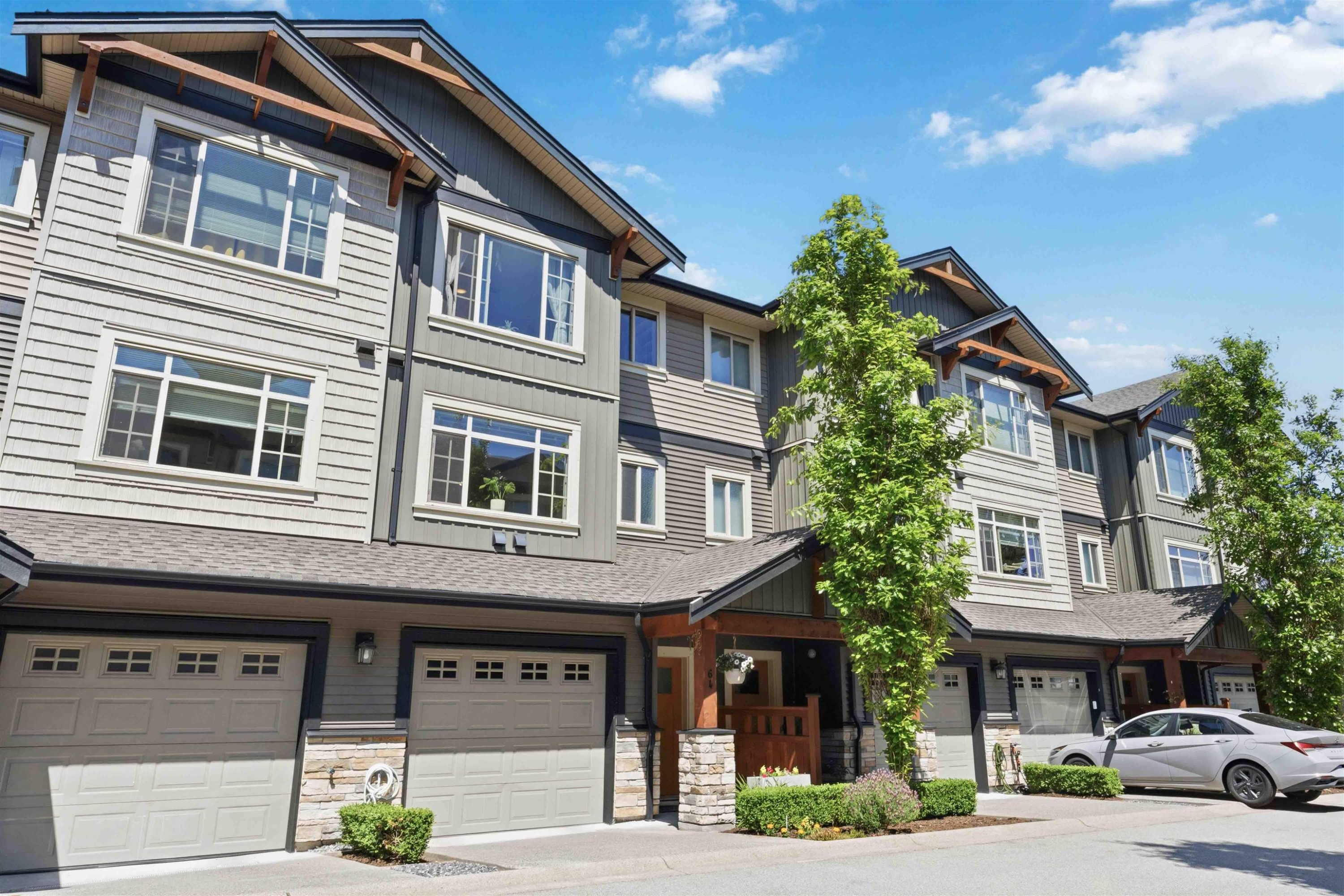 64-11305 240 Street, Maple Ridge, BC - Outdoor With Facade