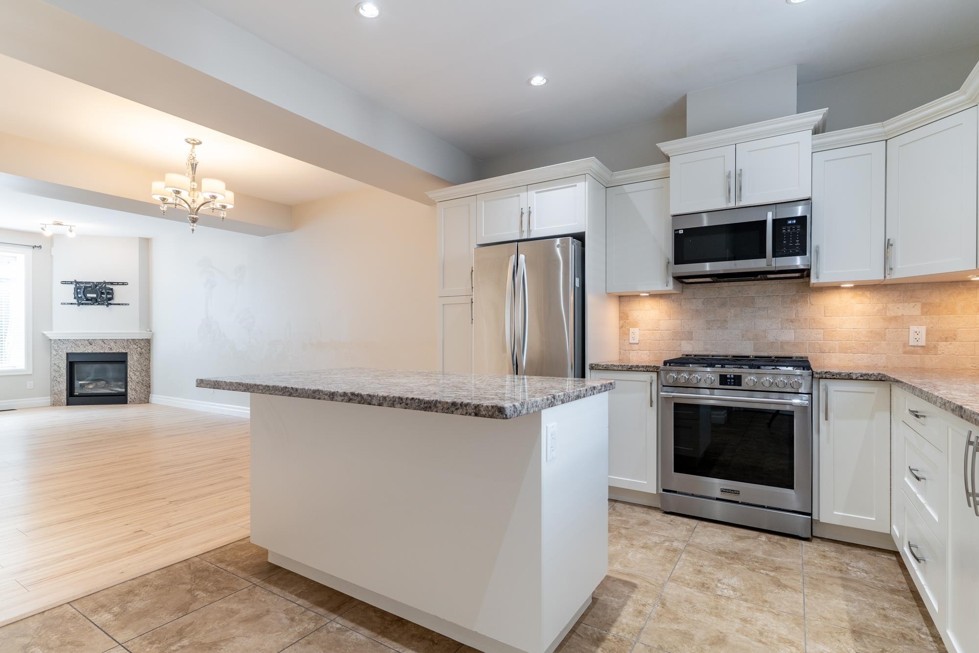 1250 Coast Meridian Road, Coquitlam, BC - Indoor Photo Showing Kitchen With Stainless Steel Kitchen With Upgraded Kitchen