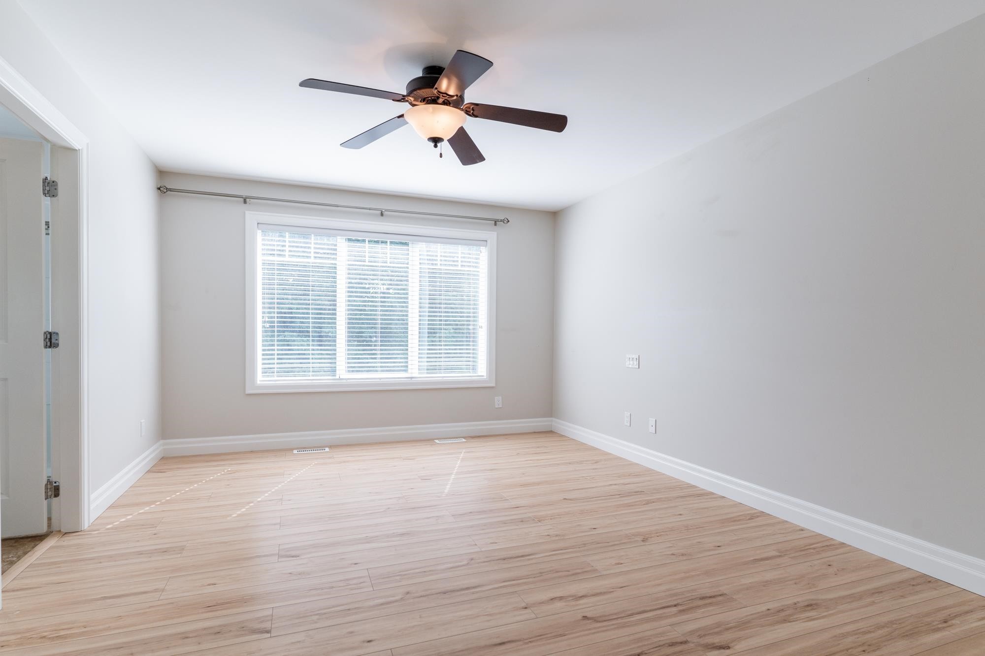 1250 Coast Meridian Road, Coquitlam, BC - Indoor Photo Showing Other Room