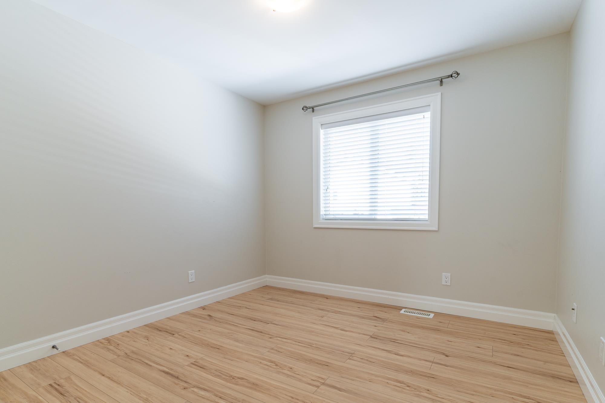 1250 Coast Meridian Road, Coquitlam, BC - Indoor Photo Showing Other Room