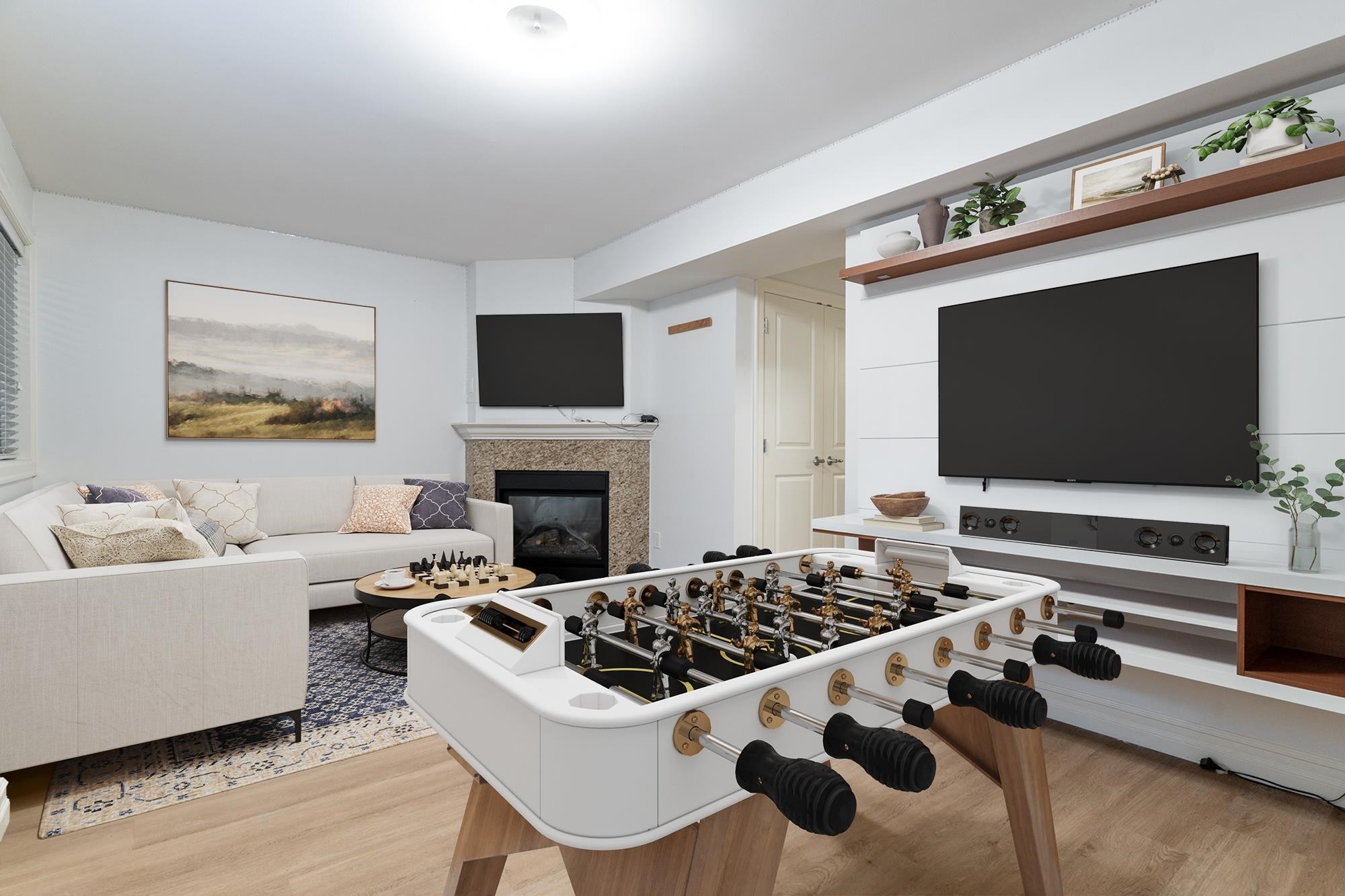 1250 Coast Meridian Road, Coquitlam, BC - Indoor Photo Showing Living Room With Fireplace