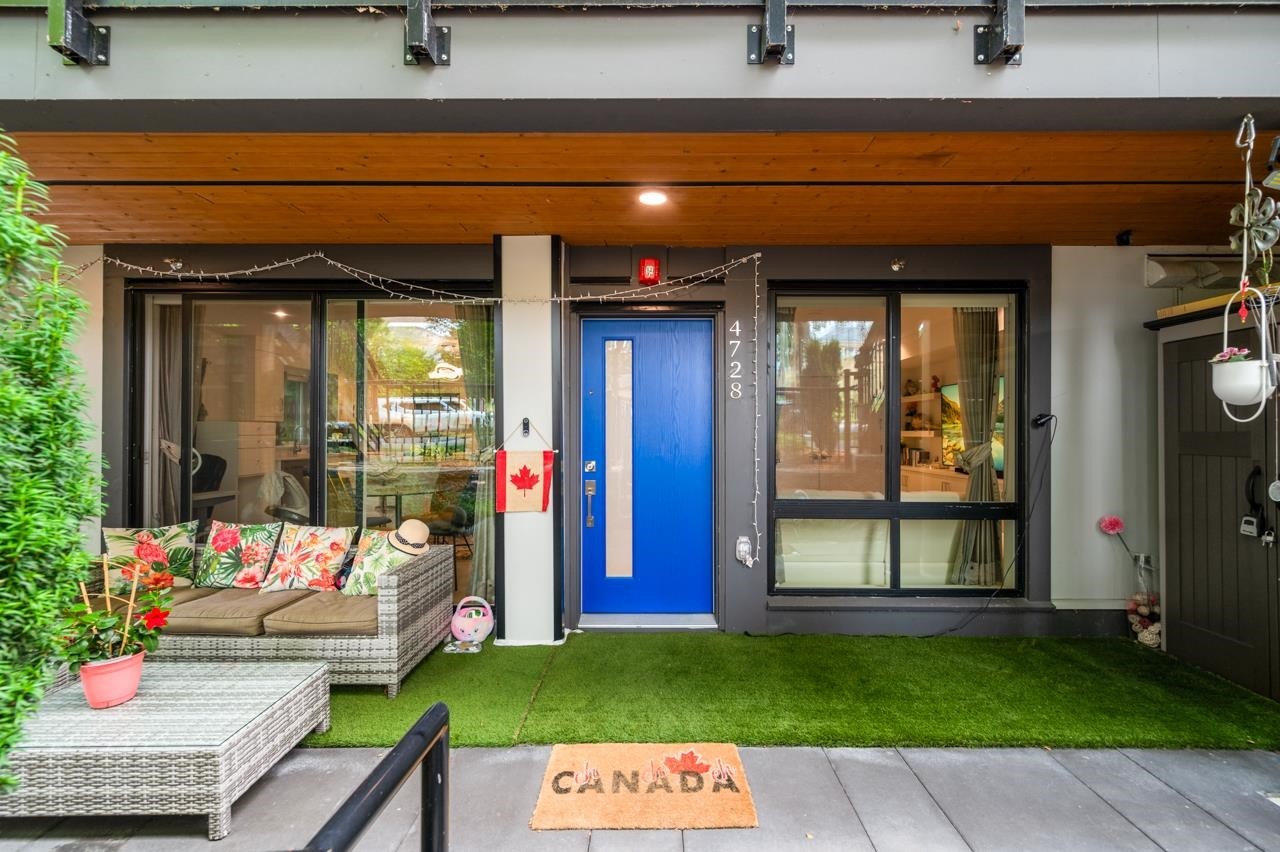 4728 Duchess Street, Vancouver, BC - Outdoor With Deck Patio Veranda With Exterior