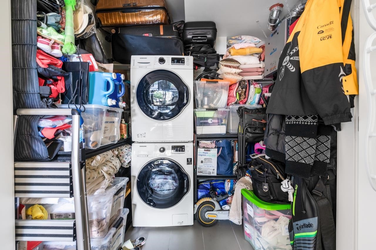 4728 Duchess Street, Vancouver, BC - Indoor Photo Showing Laundry Room
