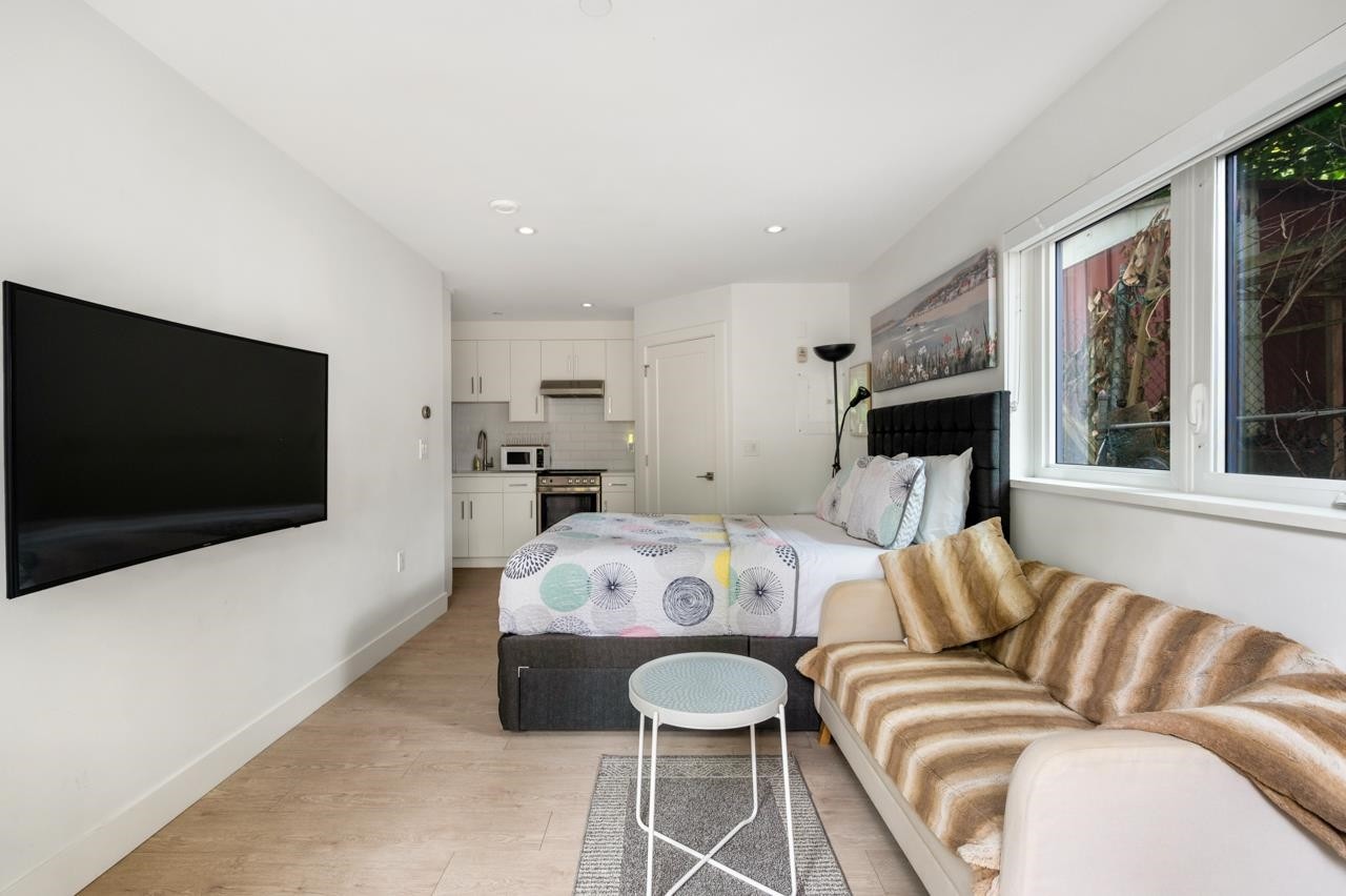 4728 Duchess Street, Vancouver, BC - Indoor Photo Showing Bedroom