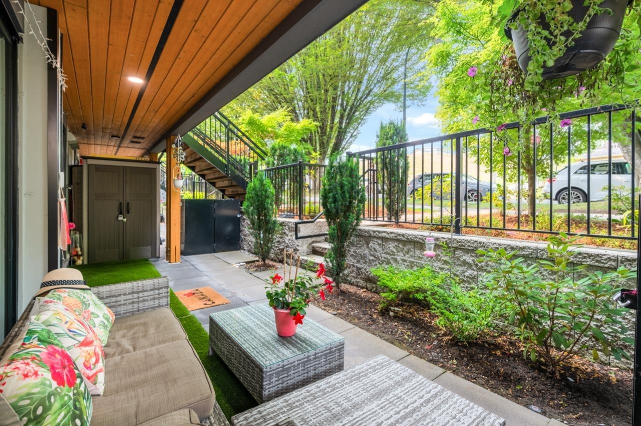 4728 Duchess Street, Vancouver, BC - Outdoor With Deck Patio Veranda