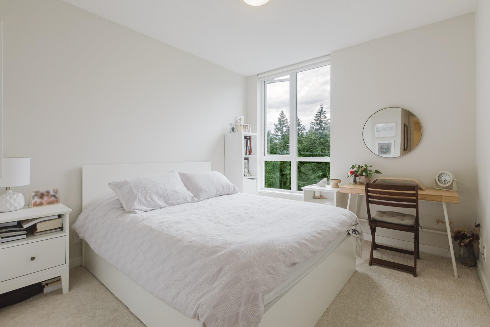1305-3096 Windsor Gate, Coquitlam, BC - Indoor Photo Showing Bedroom