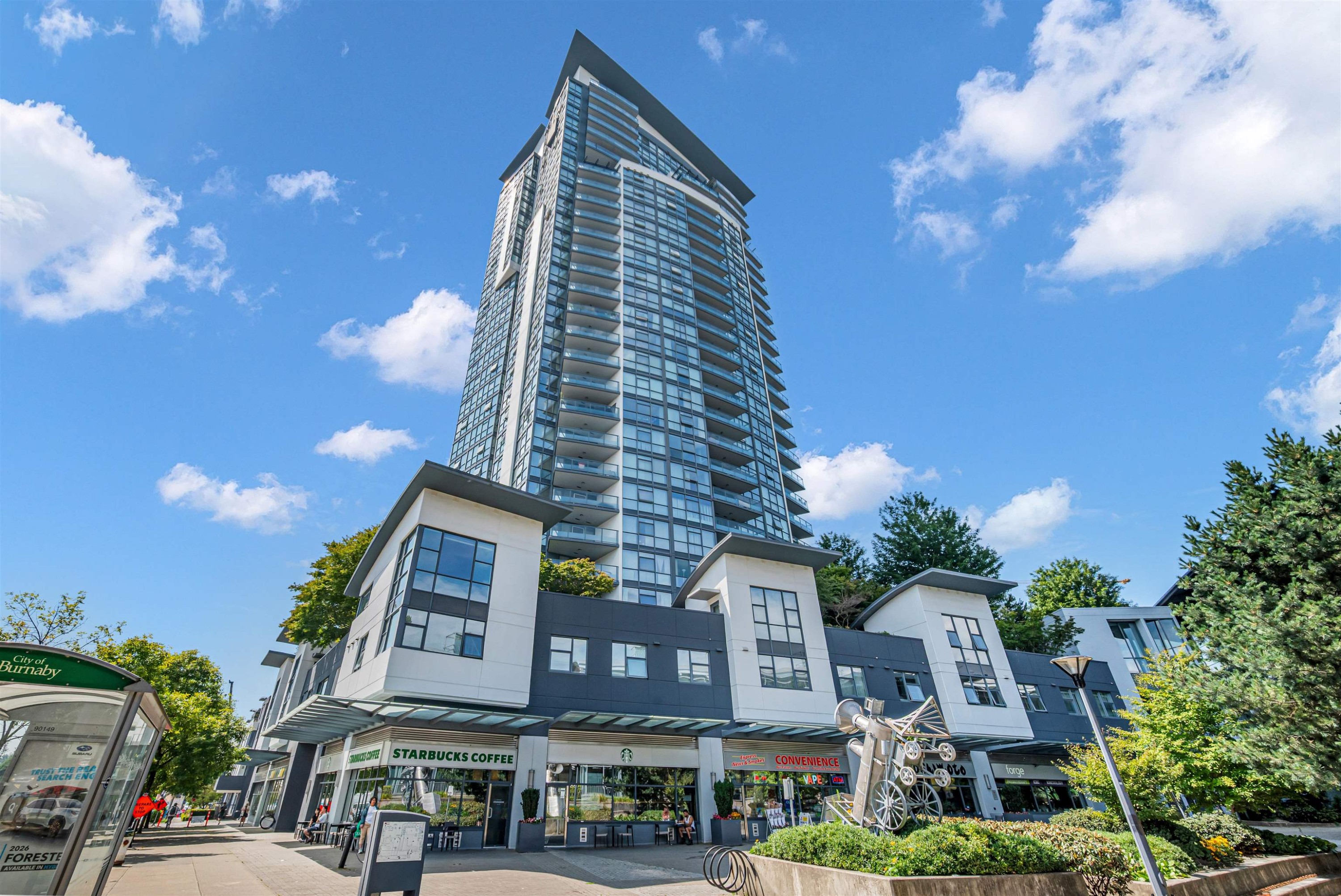 501-2225 Holdom Avenue, Burnaby, BC - Outdoor With Facade