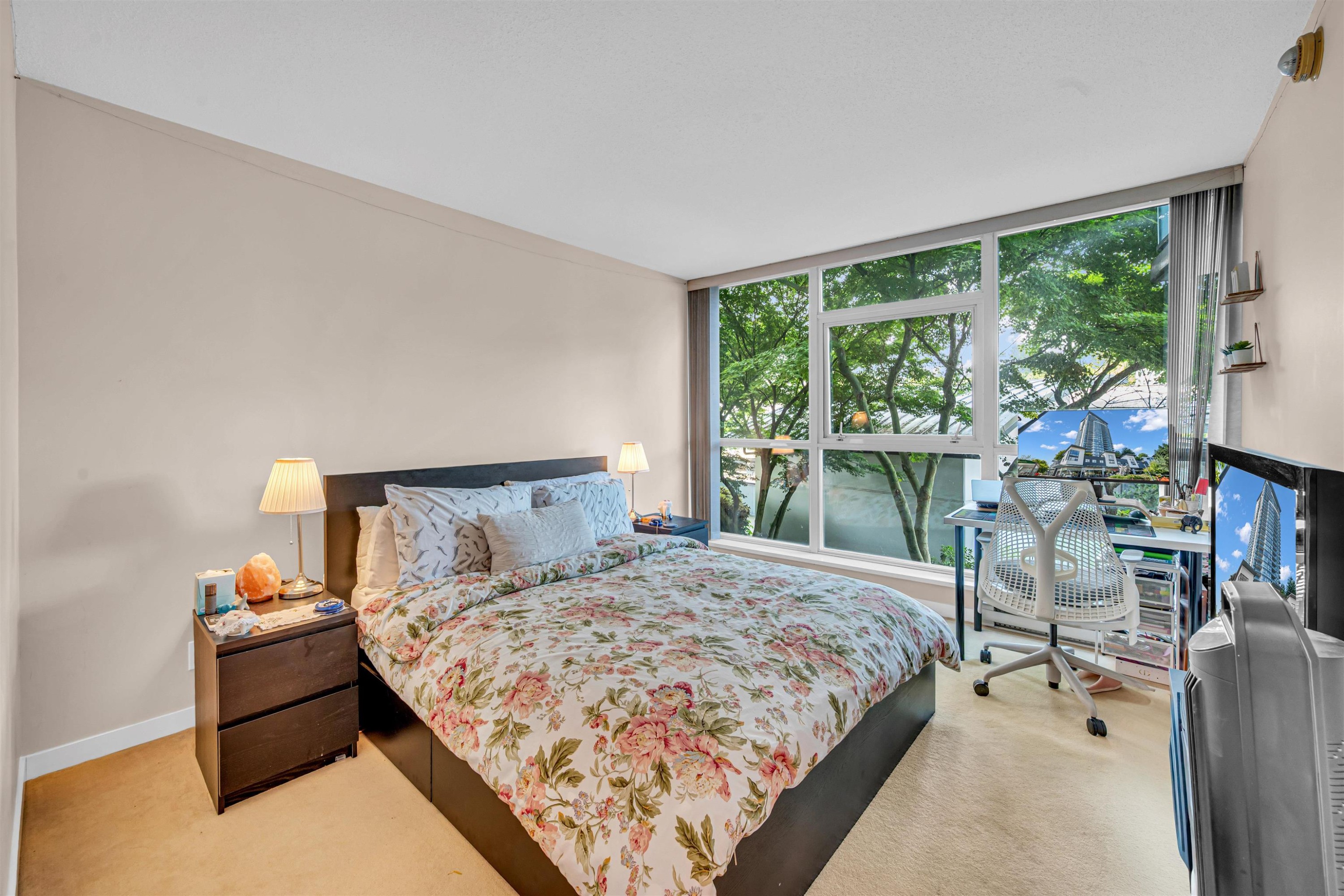 501-2225 Holdom Avenue, Burnaby, BC - Indoor Photo Showing Bedroom