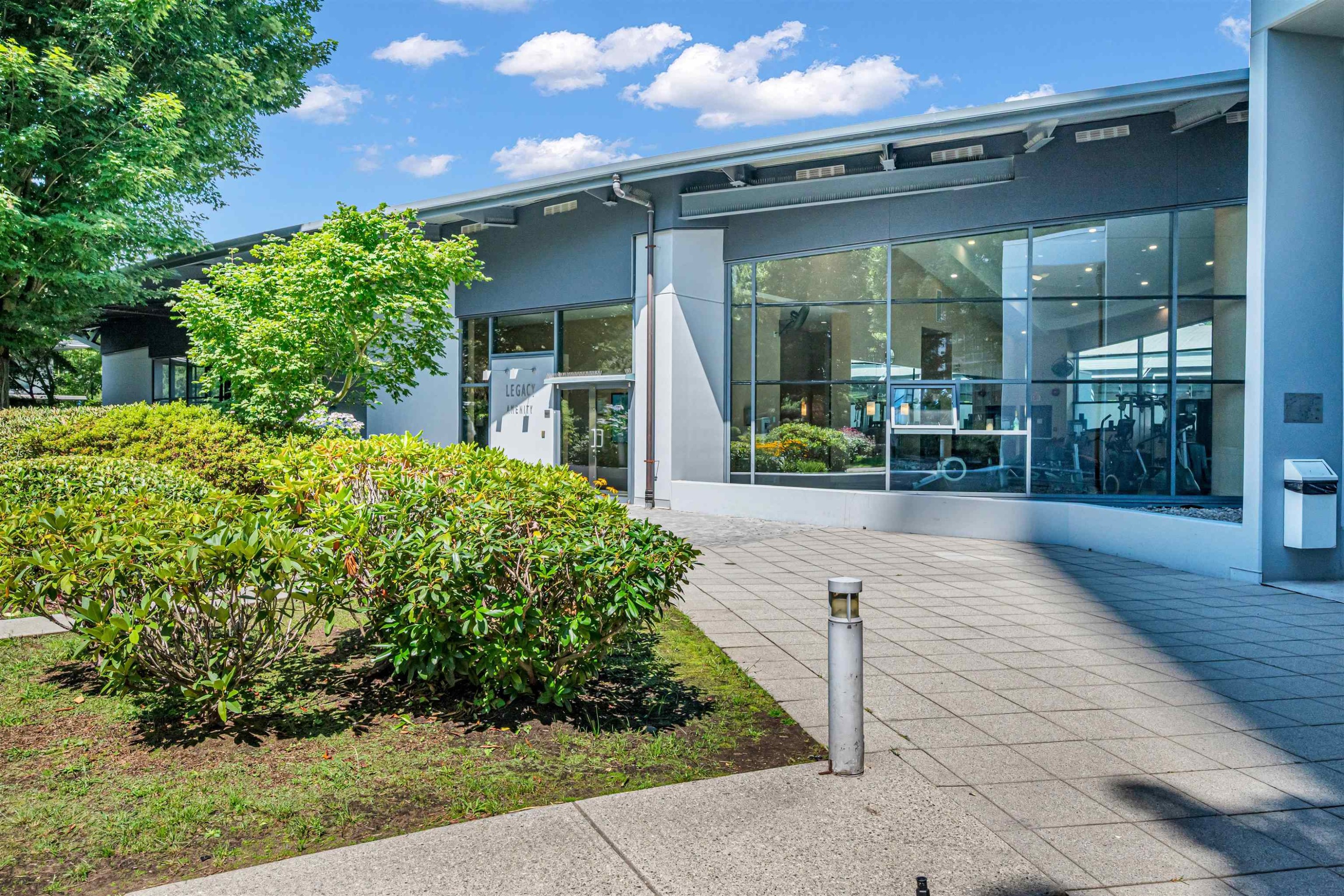 501-2225 Holdom Avenue, Burnaby, BC - Outdoor