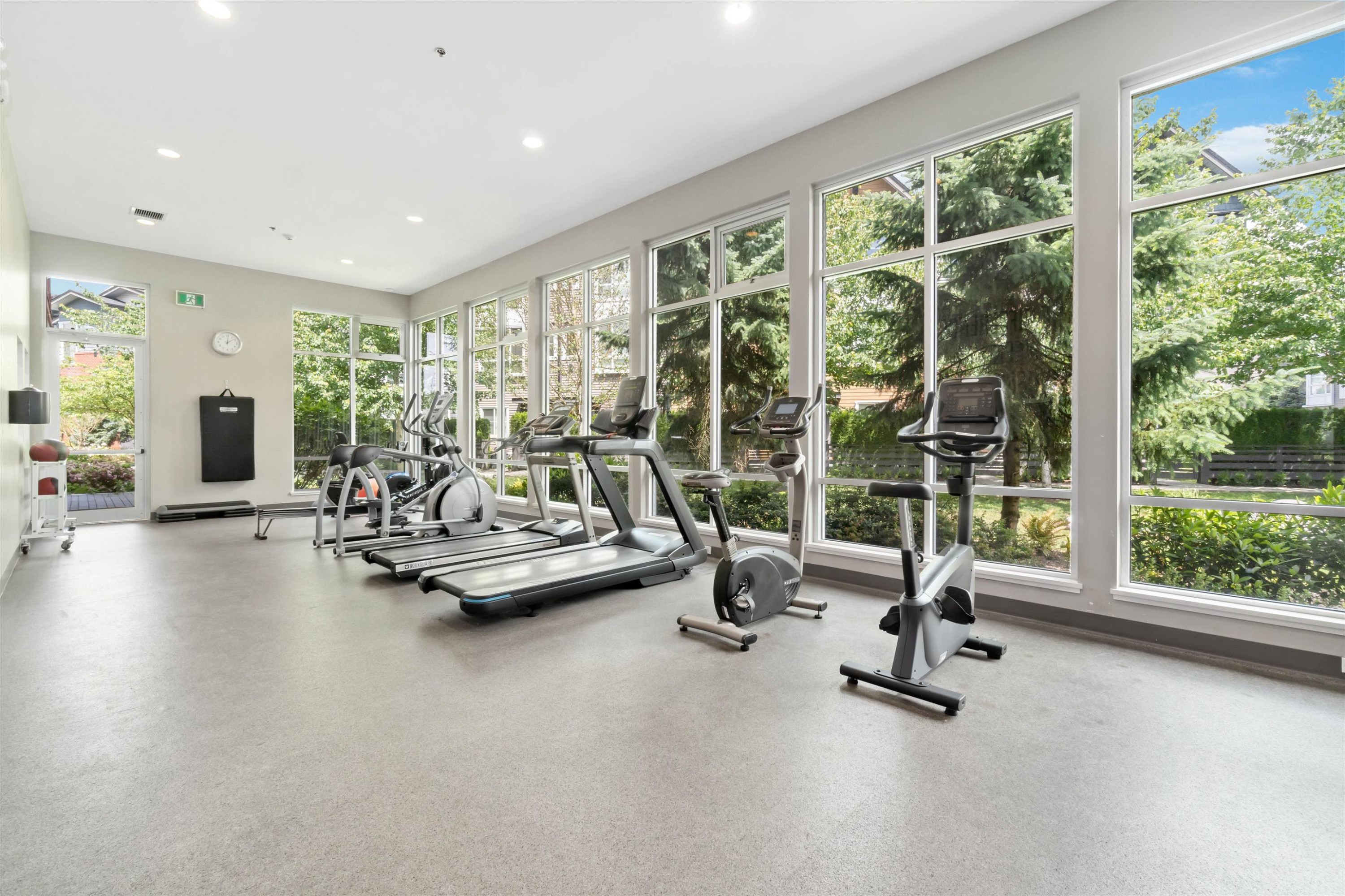109-550 Seaborne Place, Port Coquitlam, BC - Indoor Photo Showing Gym Room