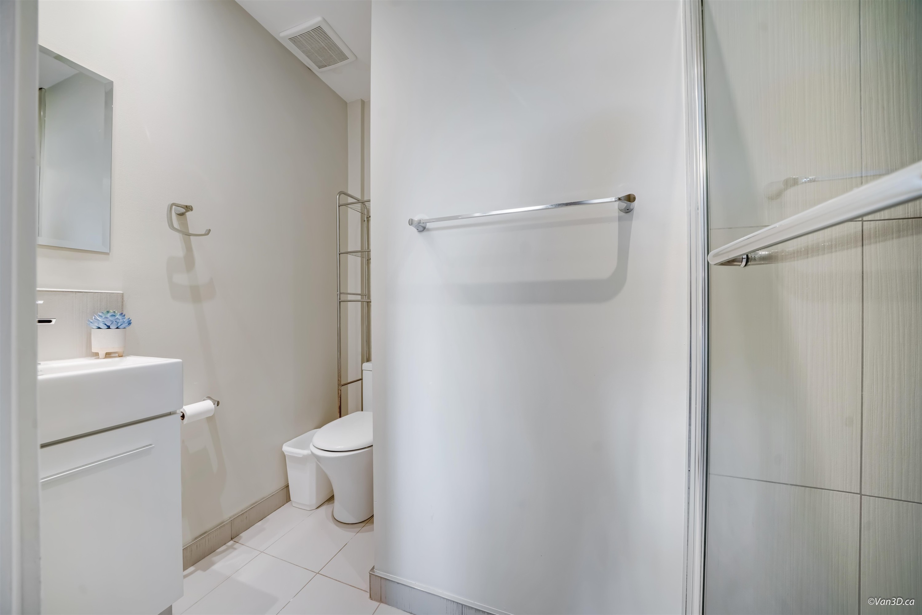2535 Gordon Avenue, Port Coquitlam, BC - Indoor Photo Showing Bathroom