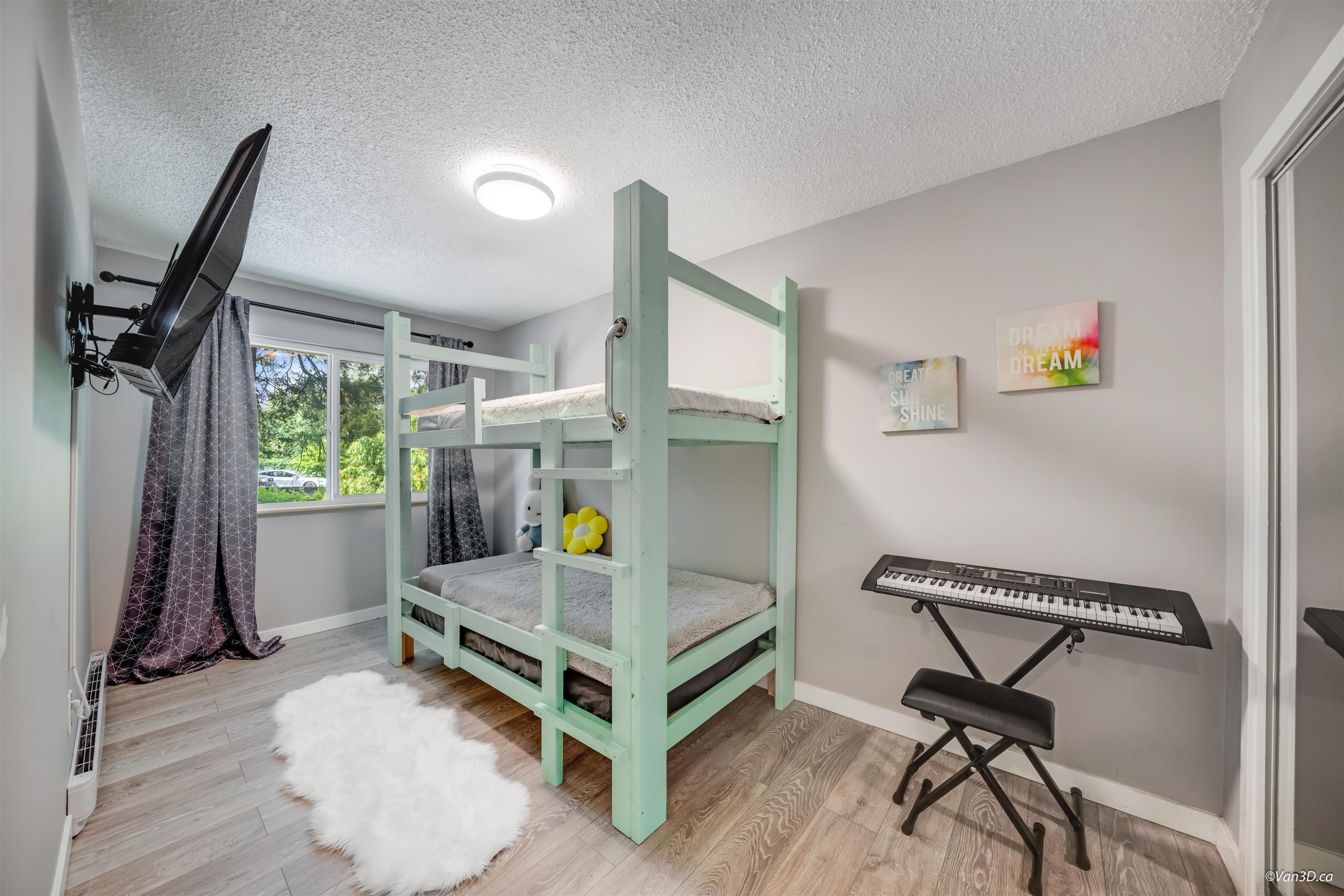 2535 Gordon Avenue, Port Coquitlam, BC - Indoor Photo Showing Other Room