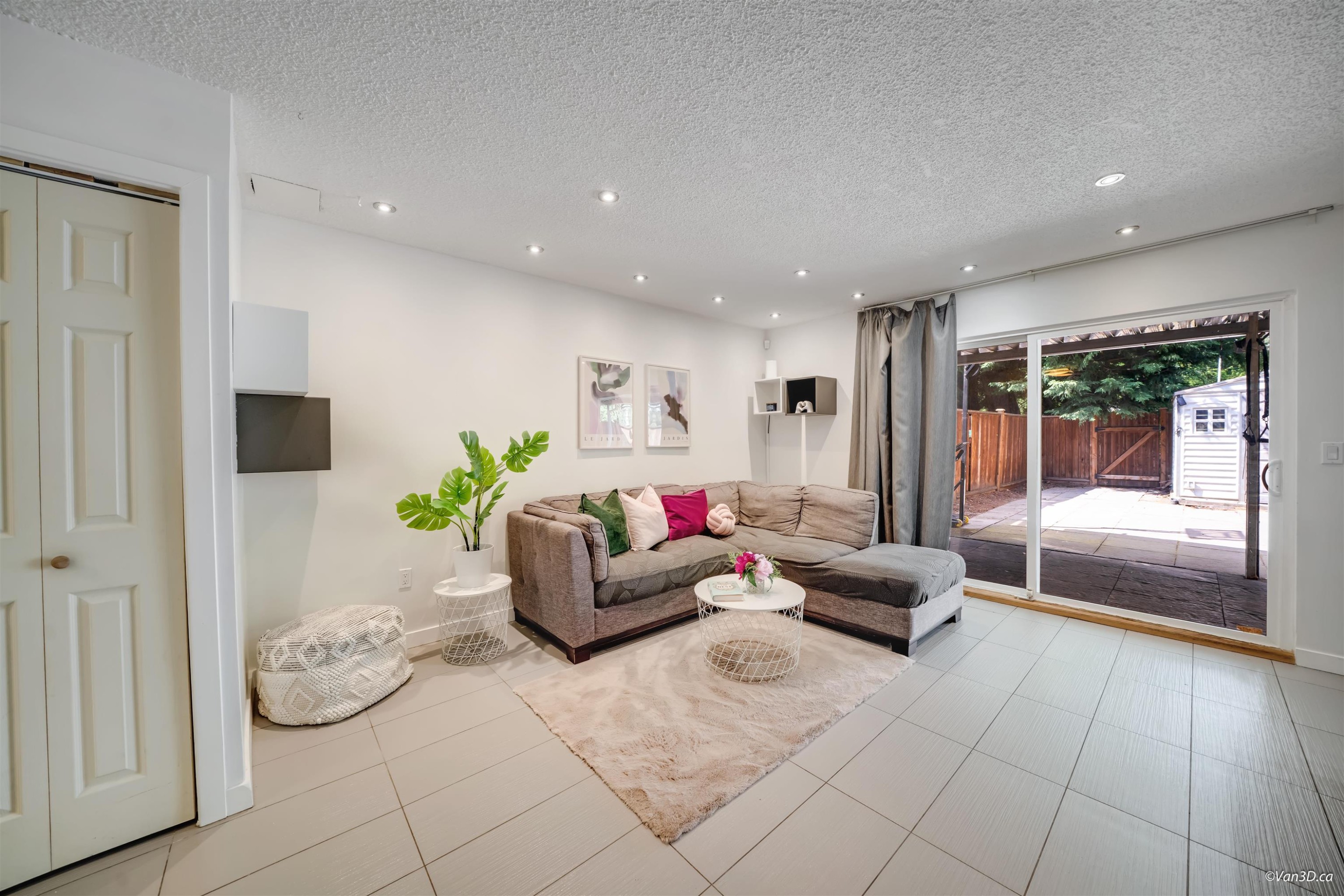 2535 Gordon Avenue, Port Coquitlam, BC - Indoor