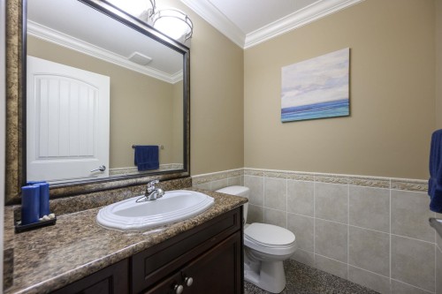 825 Robinson Street, Coquitlam, BC - Indoor Photo Showing Bathroom