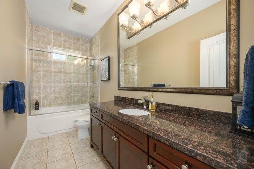 825 Robinson Street, Coquitlam, BC - Indoor Photo Showing Bathroom