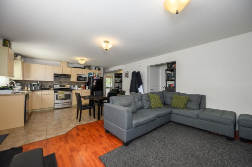 825 Robinson Street, Coquitlam, BC - Indoor