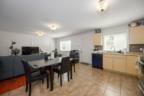 825 Robinson Street, Coquitlam, BC - Indoor