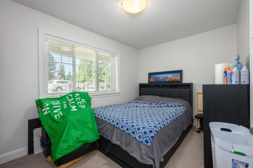 825 Robinson Street, Coquitlam, BC - Indoor Photo Showing Bedroom