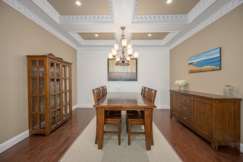 825 Robinson Street, Coquitlam, BC - Indoor Photo Showing Dining Room
