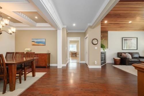 825 Robinson Street, Coquitlam, BC - Indoor