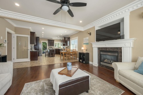 825 Robinson Street, Coquitlam, BC - Indoor Photo Showing Living Room With Fireplace