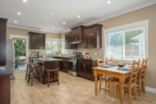 825 Robinson Street, Coquitlam, BC - Indoor