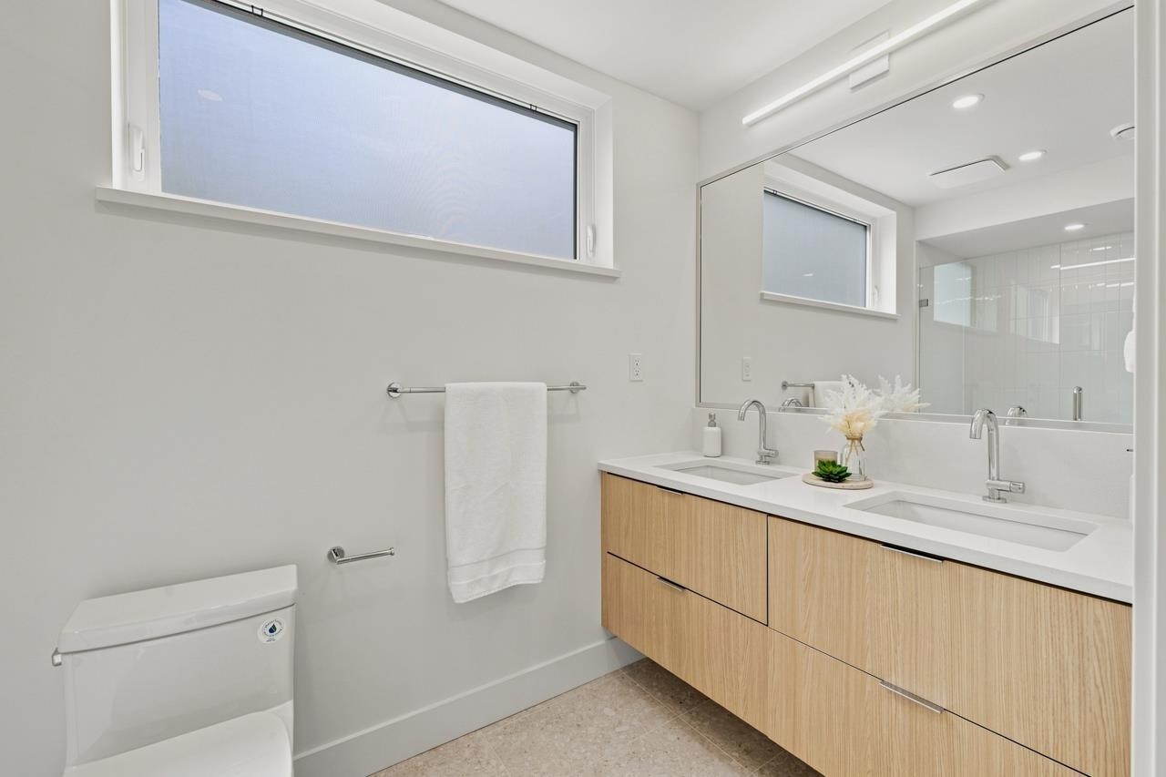4778 48B Street, Delta, BC - Indoor Photo Showing Bathroom