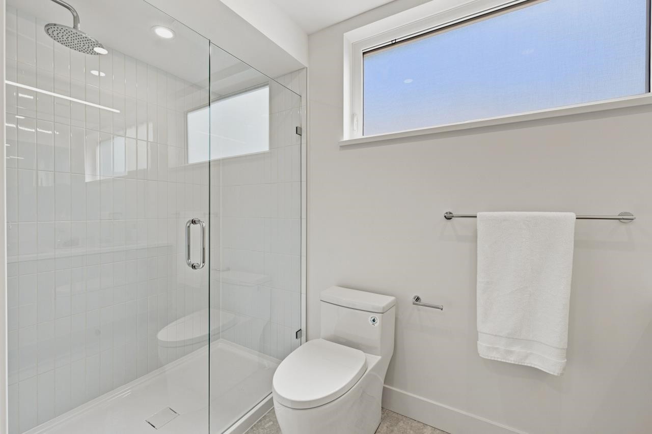 4778 48B Street, Delta, BC - Indoor Photo Showing Bathroom