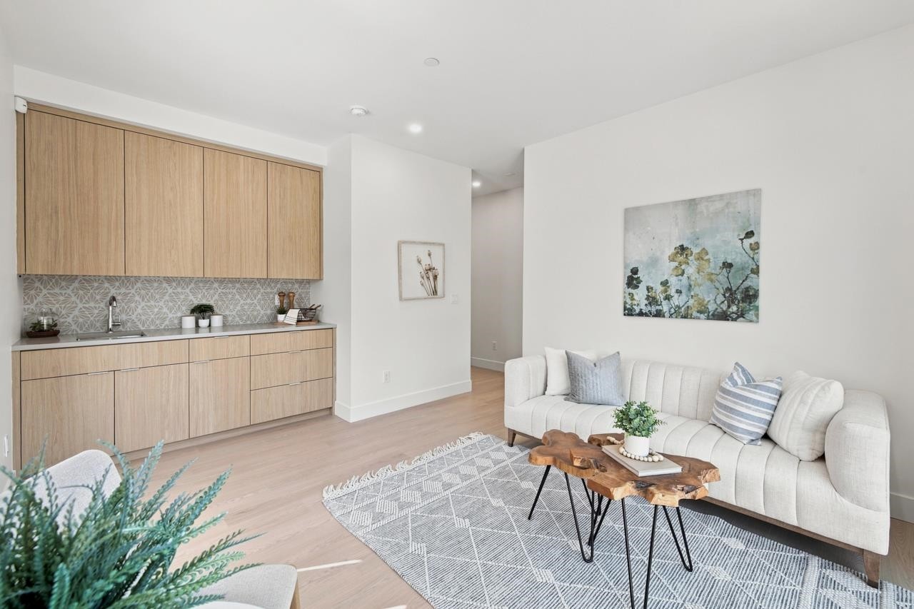 4778 48B Street, Delta, BC - Indoor Photo Showing Living Room