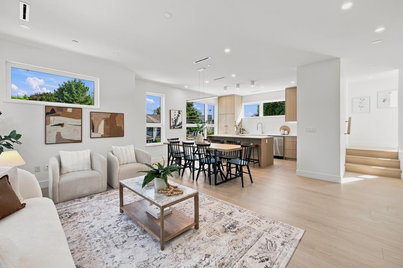 4778 48B Street, Delta, BC - Indoor Photo Showing Living Room