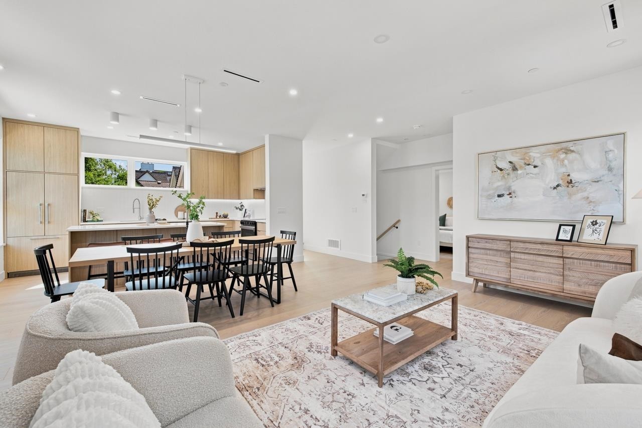 4778 48B Street, Delta, BC - Indoor Photo Showing Living Room