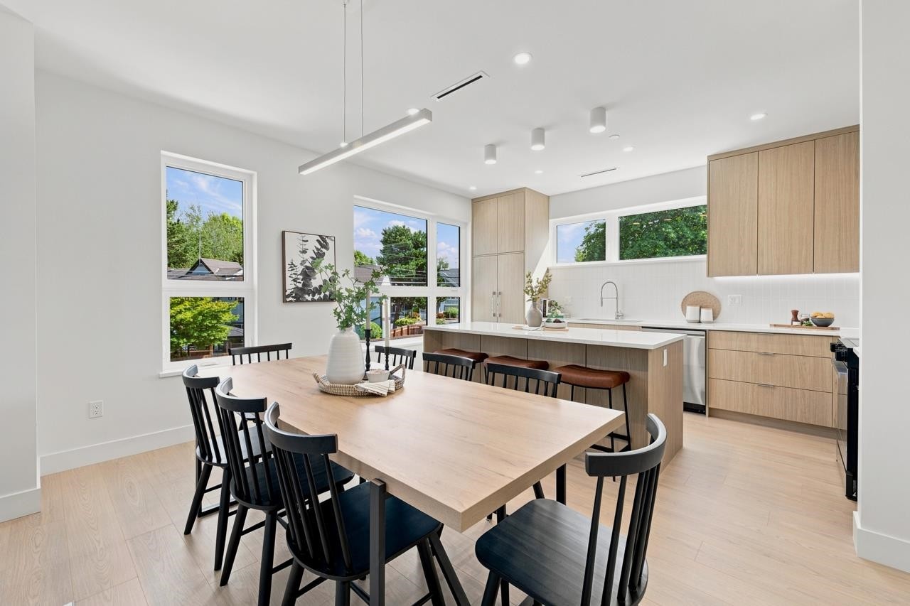 4778 48B Street, Delta, BC - Indoor Photo Showing Dining Room