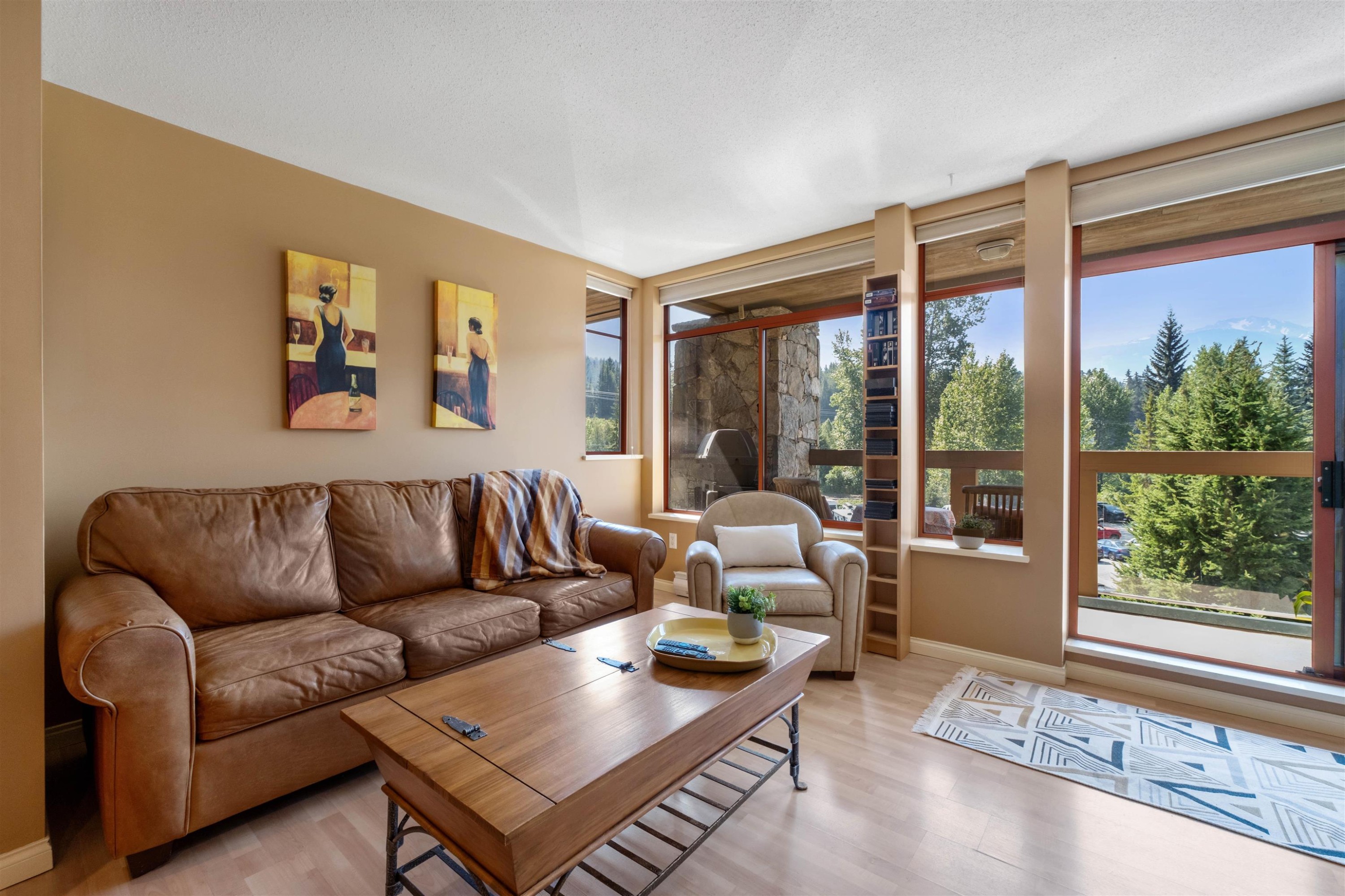 209-8080 Nicklaus North Boulevard, Whistler, BC - Indoor Photo Showing Living Room