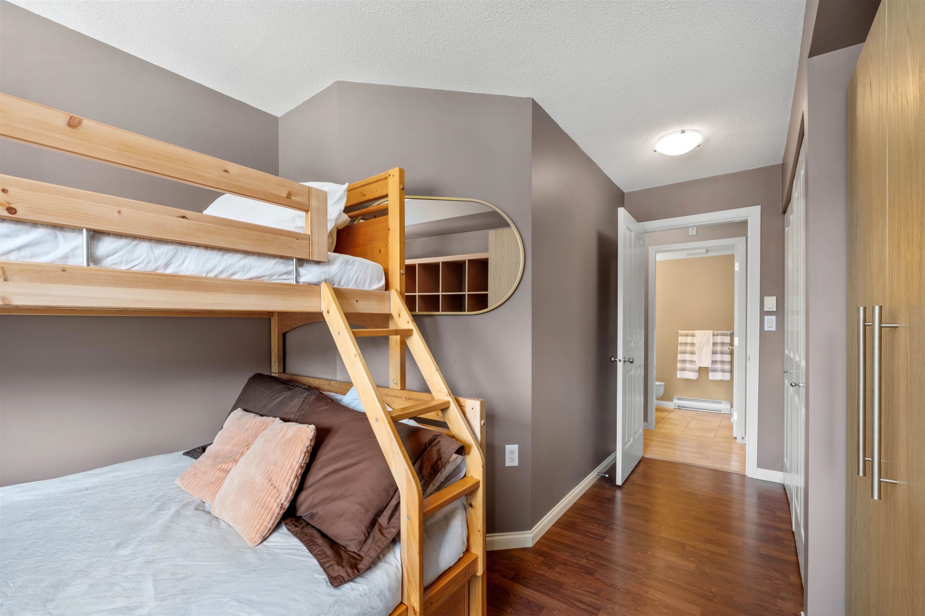 209-8080 Nicklaus North Boulevard, Whistler, BC - Indoor Photo Showing Bedroom