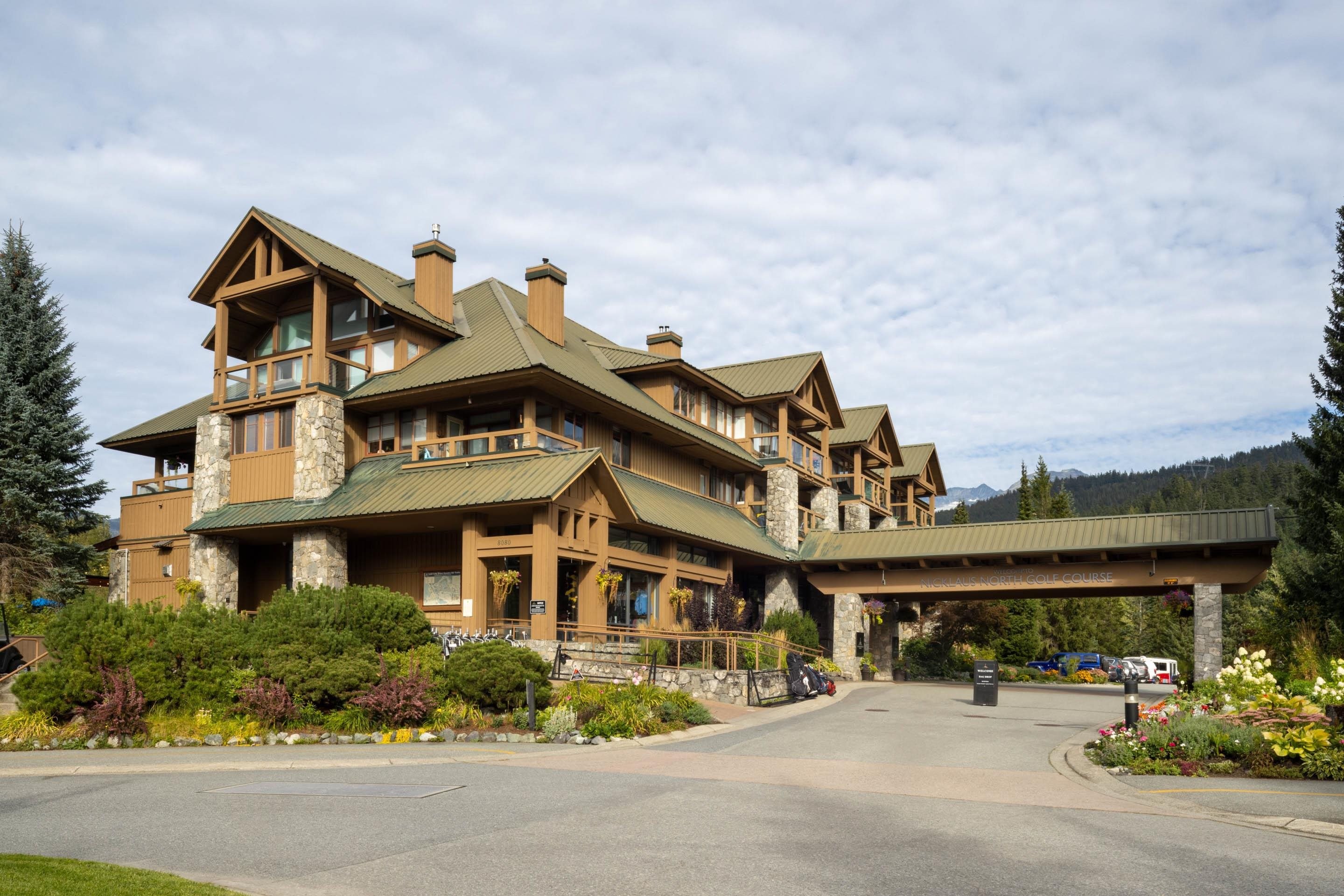 209-8080 Nicklaus North Boulevard, Whistler, BC - Outdoor With Facade