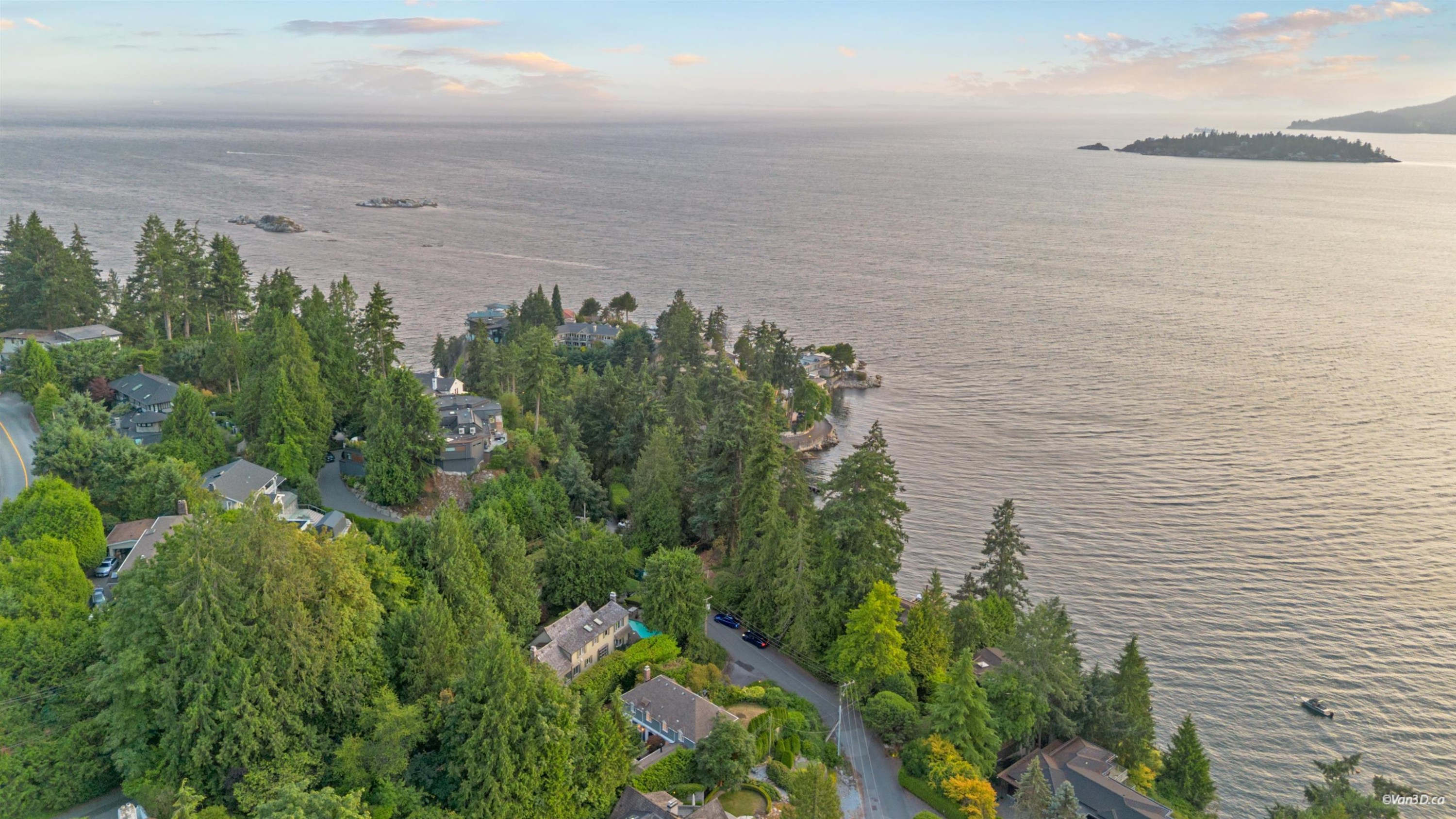 5384 Kew Cliff Road, West Vancouver, BC - Outdoor With Body Of Water With View