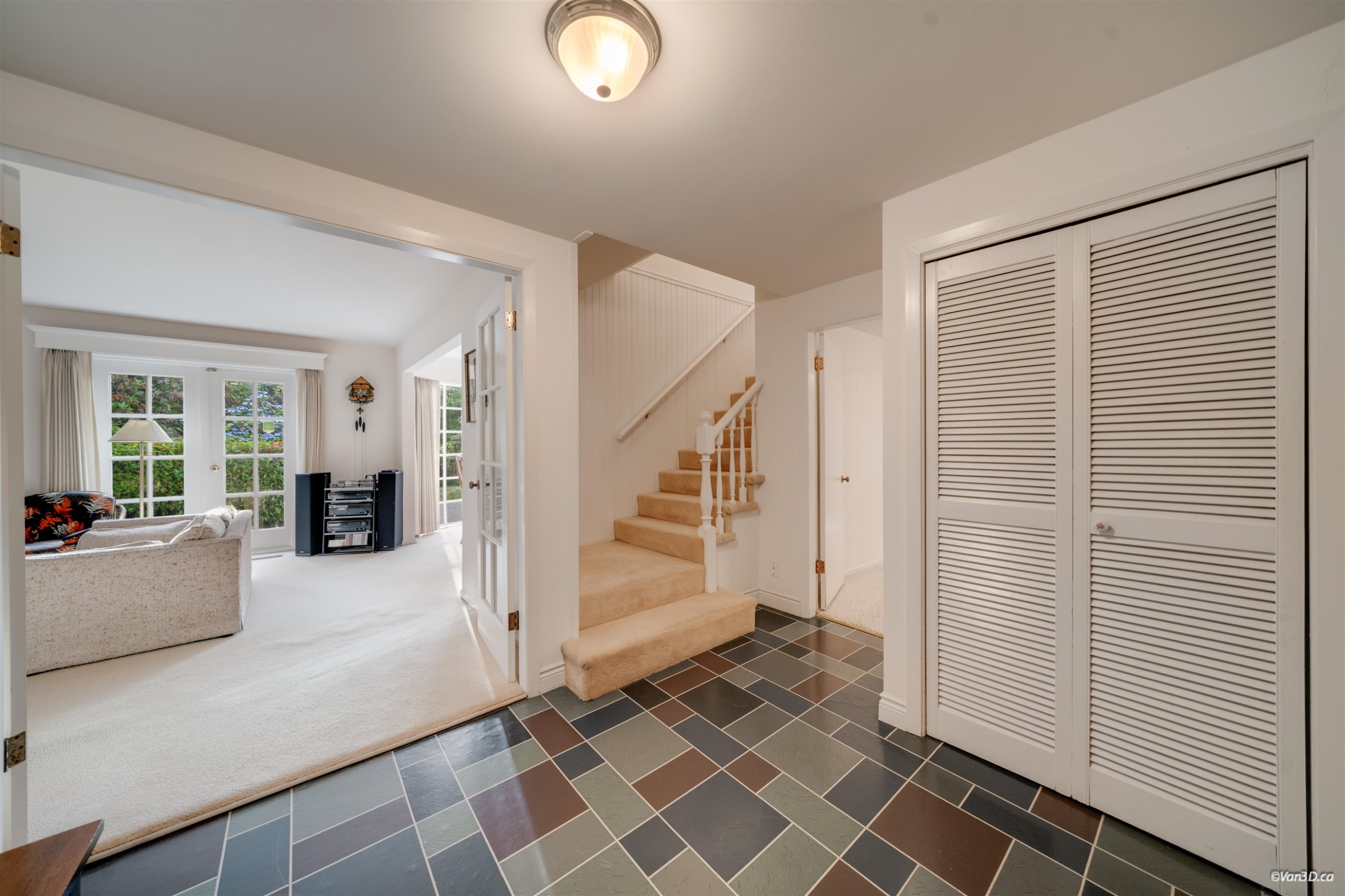 5384 Kew Cliff Road, West Vancouver, BC - Indoor Photo Showing Other Room
