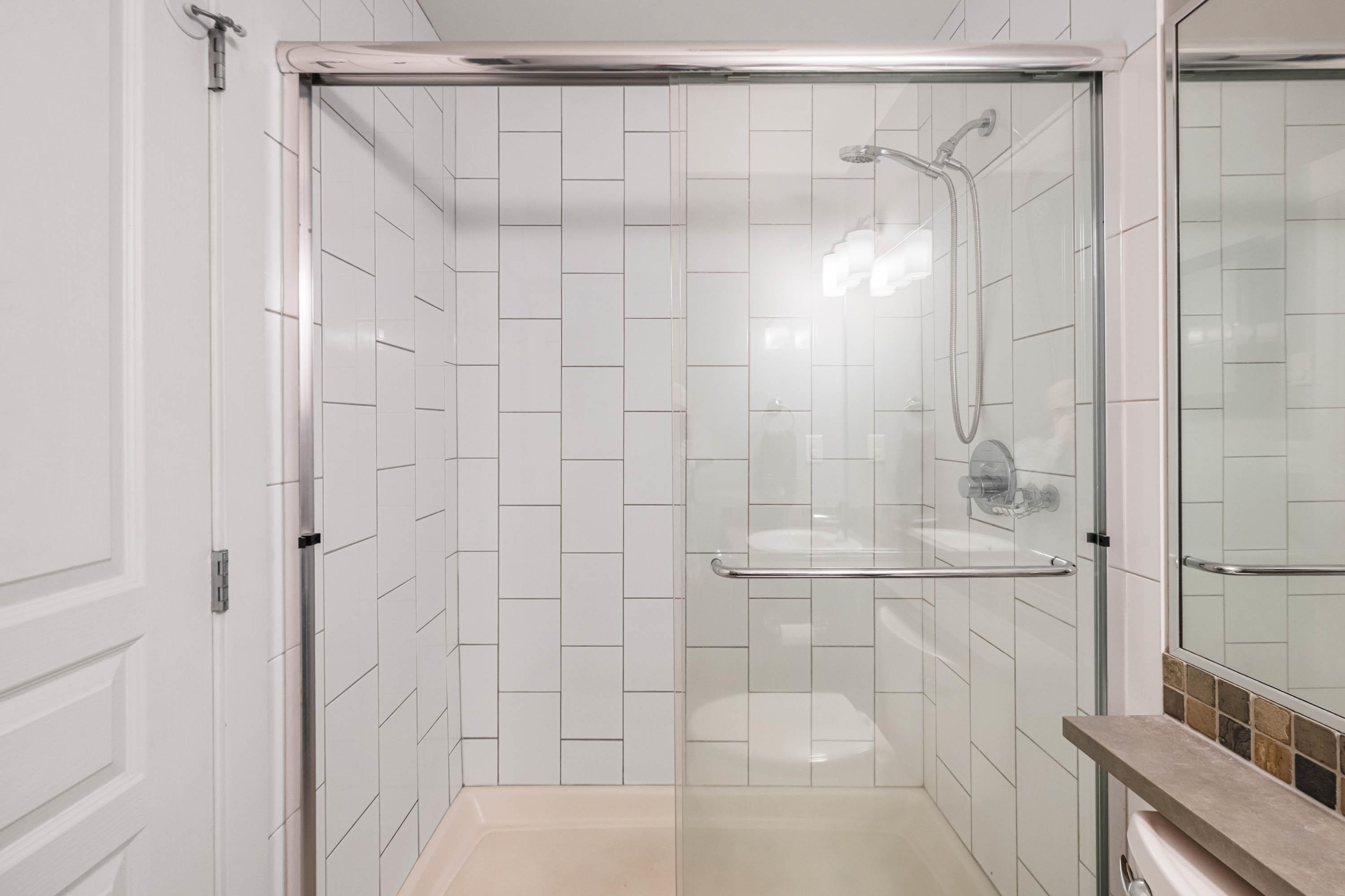 406-12283 224 Street, Maple Ridge, BC - Indoor Photo Showing Bathroom