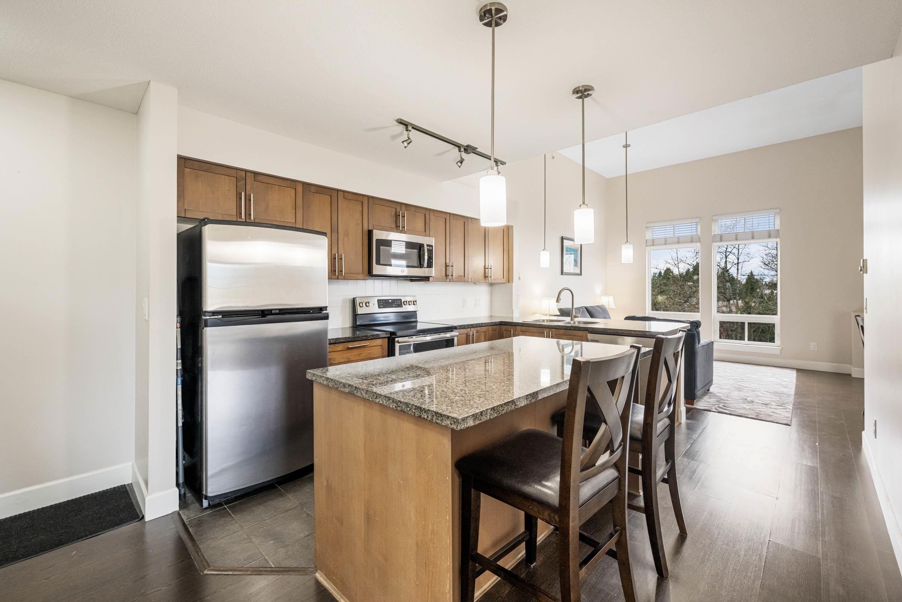 406-12283 224 Street, Maple Ridge, BC - Indoor Photo Showing Kitchen