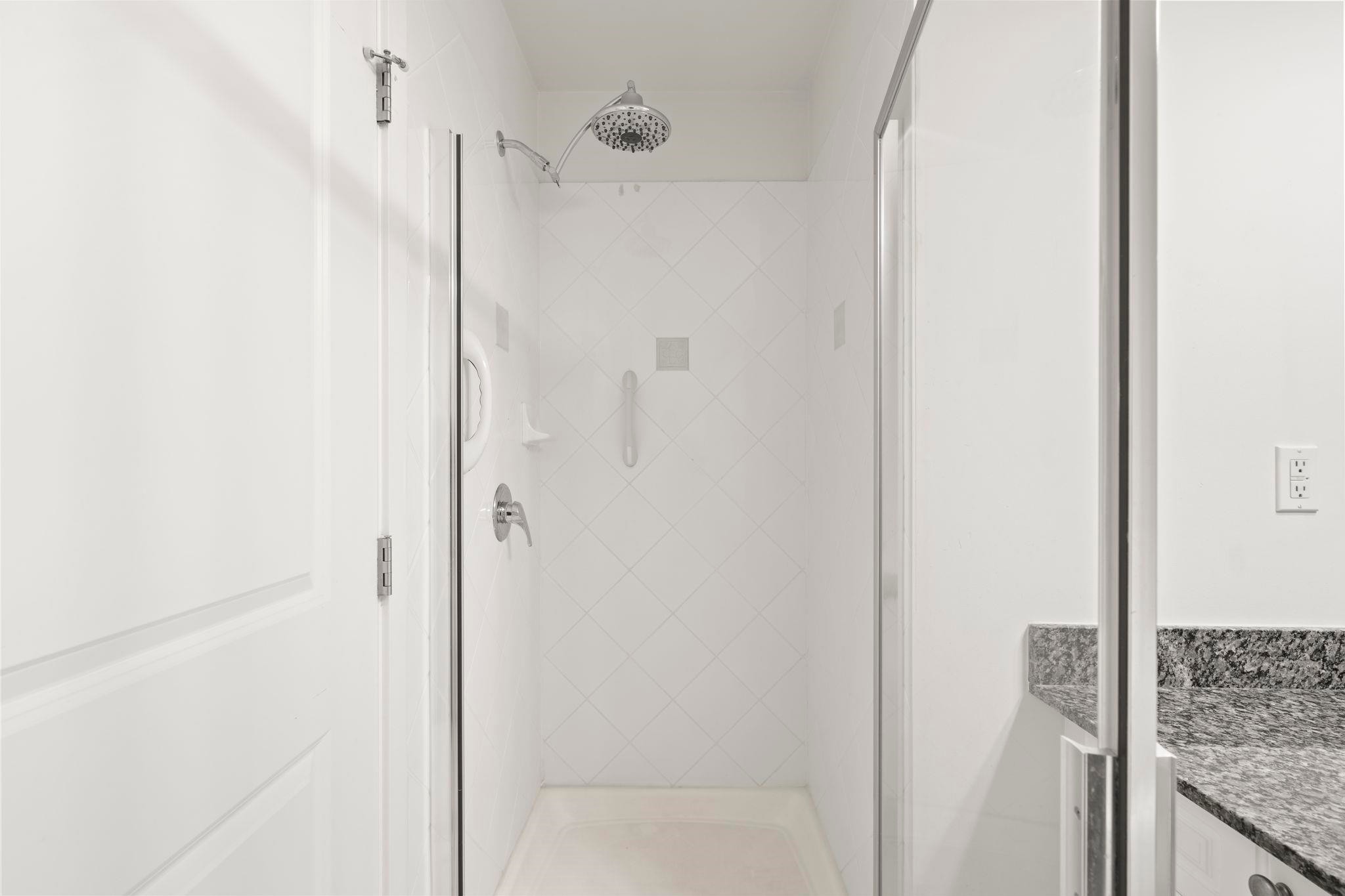 206-4211 Bayview Street, Richmond, BC - Indoor Photo Showing Bathroom