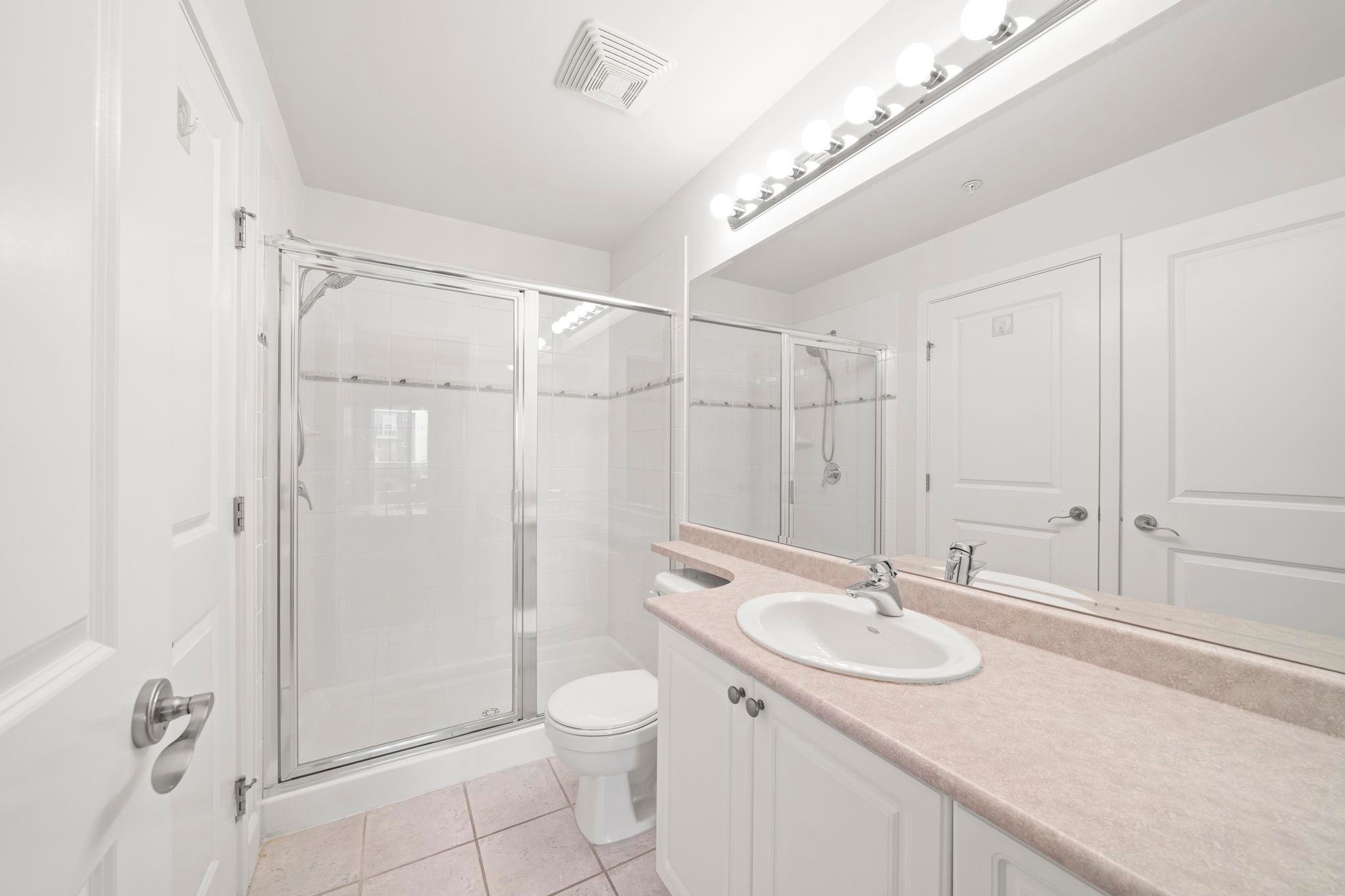 206-4211 Bayview Street, Richmond, BC - Indoor Photo Showing Bathroom