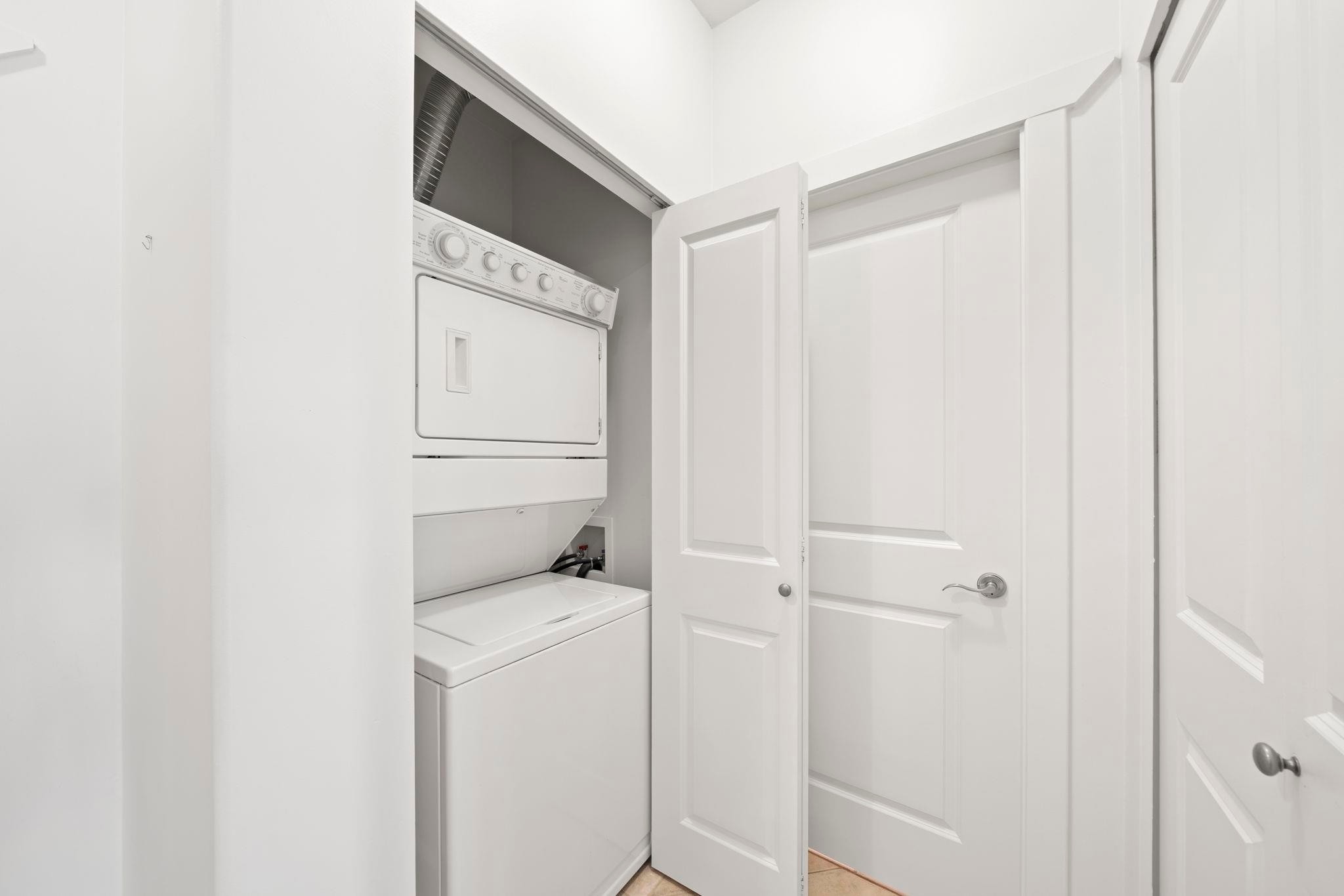 206-4211 Bayview Street, Richmond, BC - Indoor Photo Showing Laundry Room