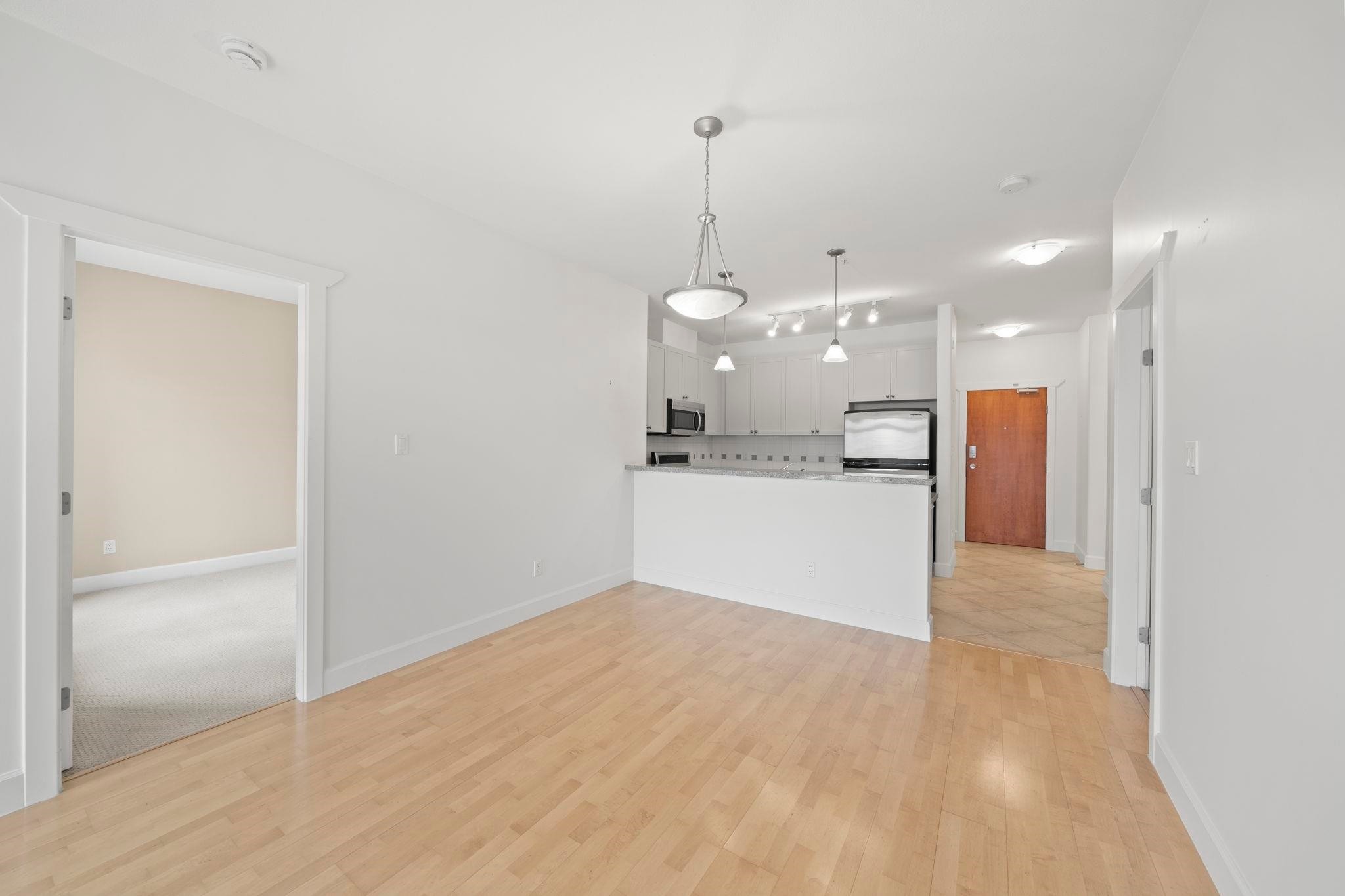 206-4211 Bayview Street, Richmond, BC - Indoor Photo Showing Kitchen