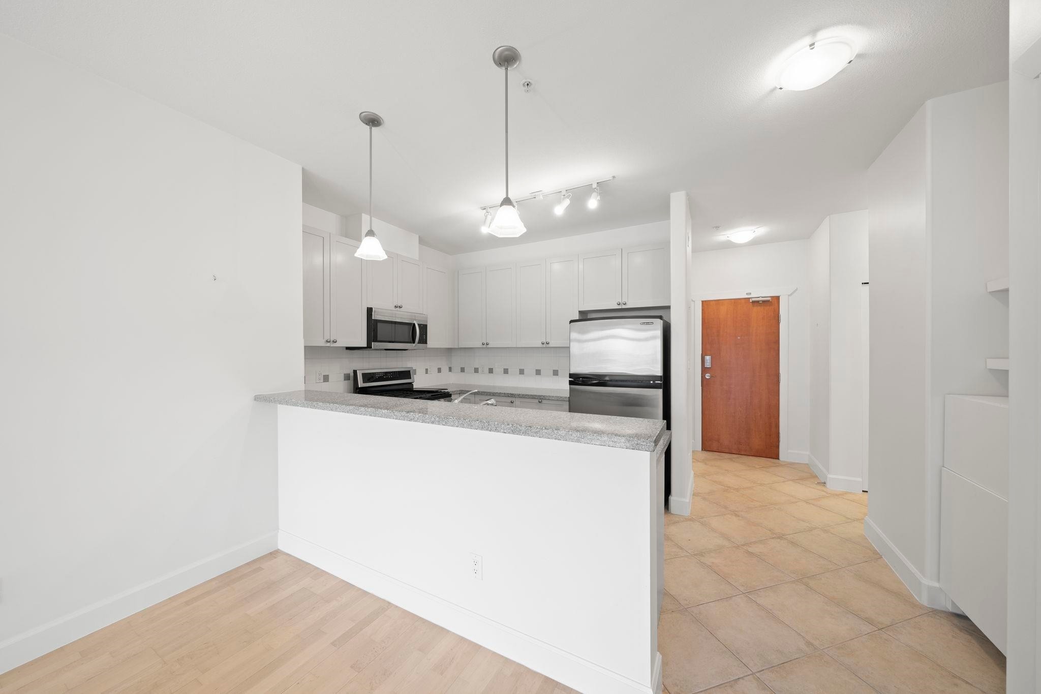 206-4211 Bayview Street, Richmond, BC - Indoor Photo Showing Kitchen