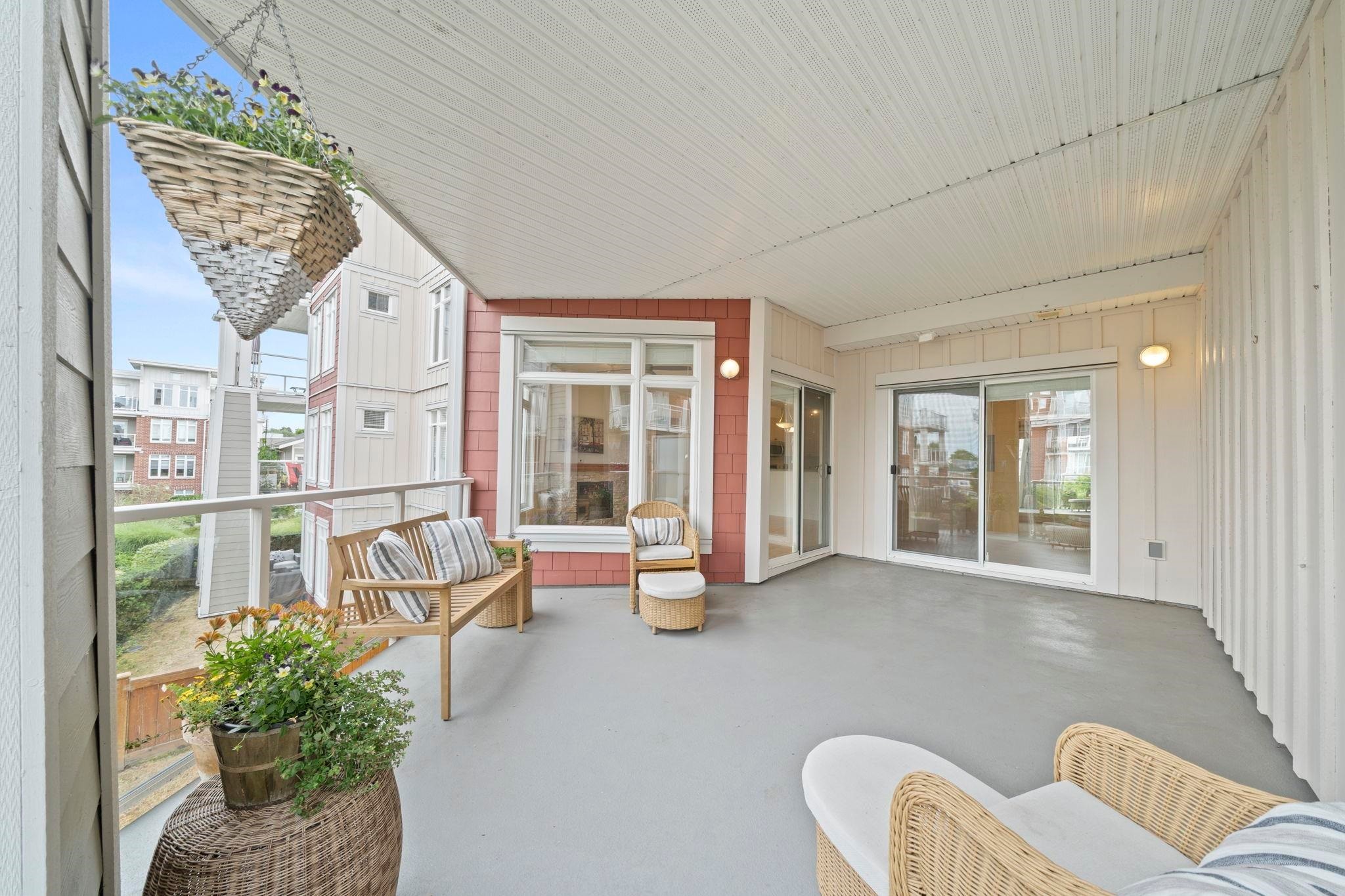 206-4211 Bayview Street, Richmond, BC - With Exterior