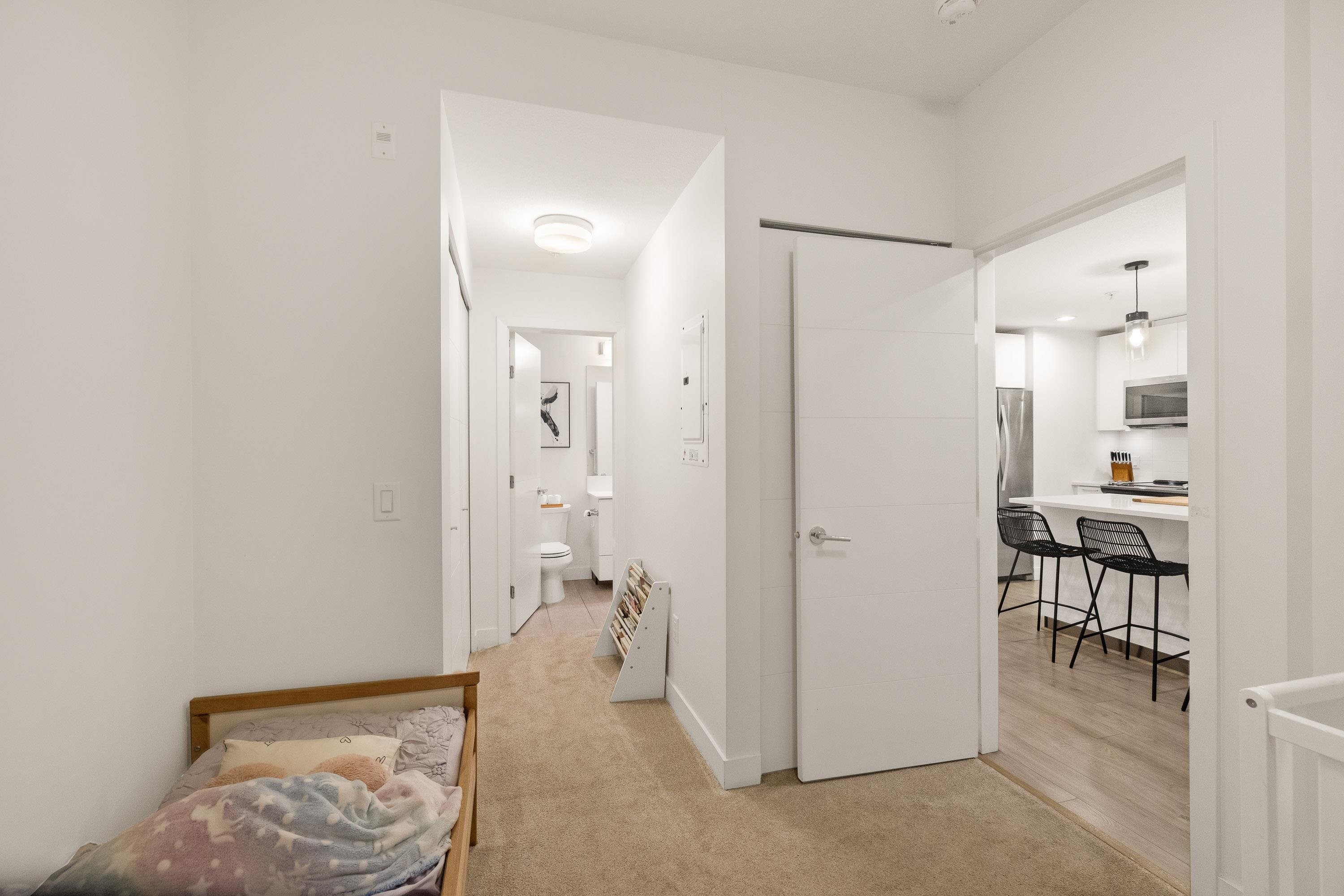 103-719 3Rd Street W, North Vancouver, BC - Indoor