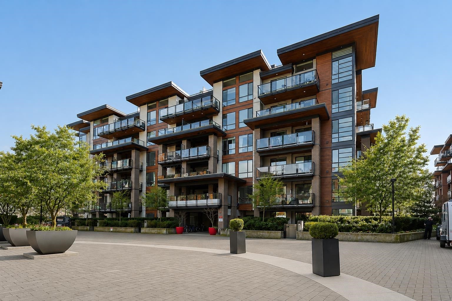 103-719 3Rd Street W, North Vancouver, BC - Outdoor With Facade