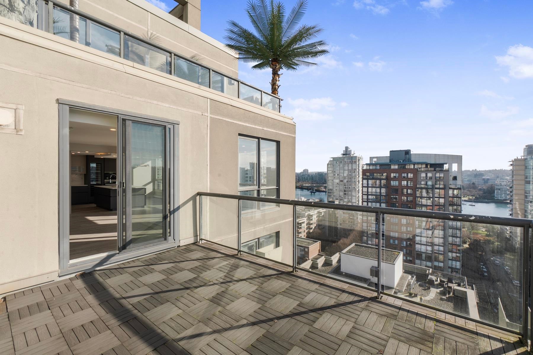 18A-199 Drake Street, Vancouver, BC - Outdoor